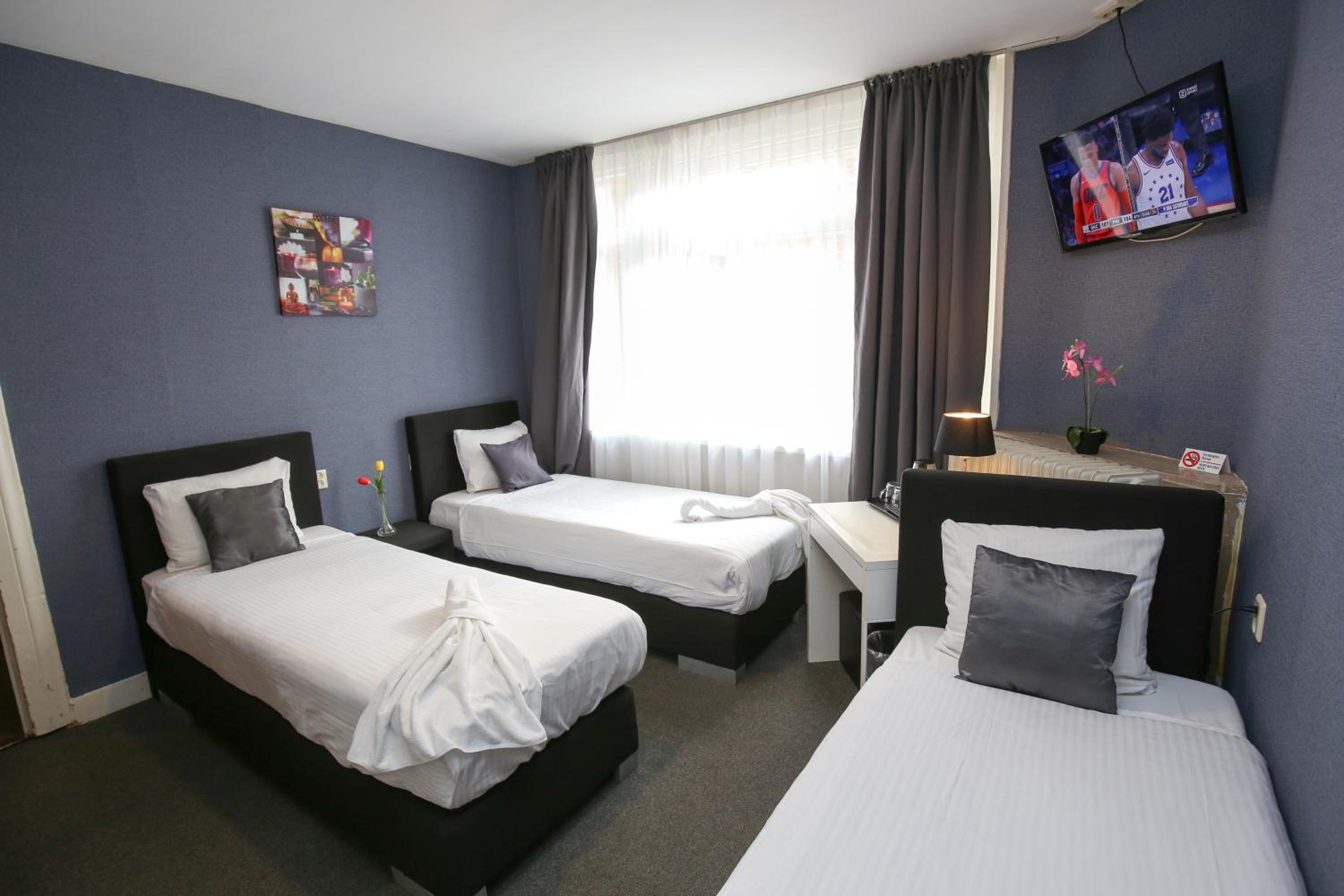 Triple Room with Private Bathroom