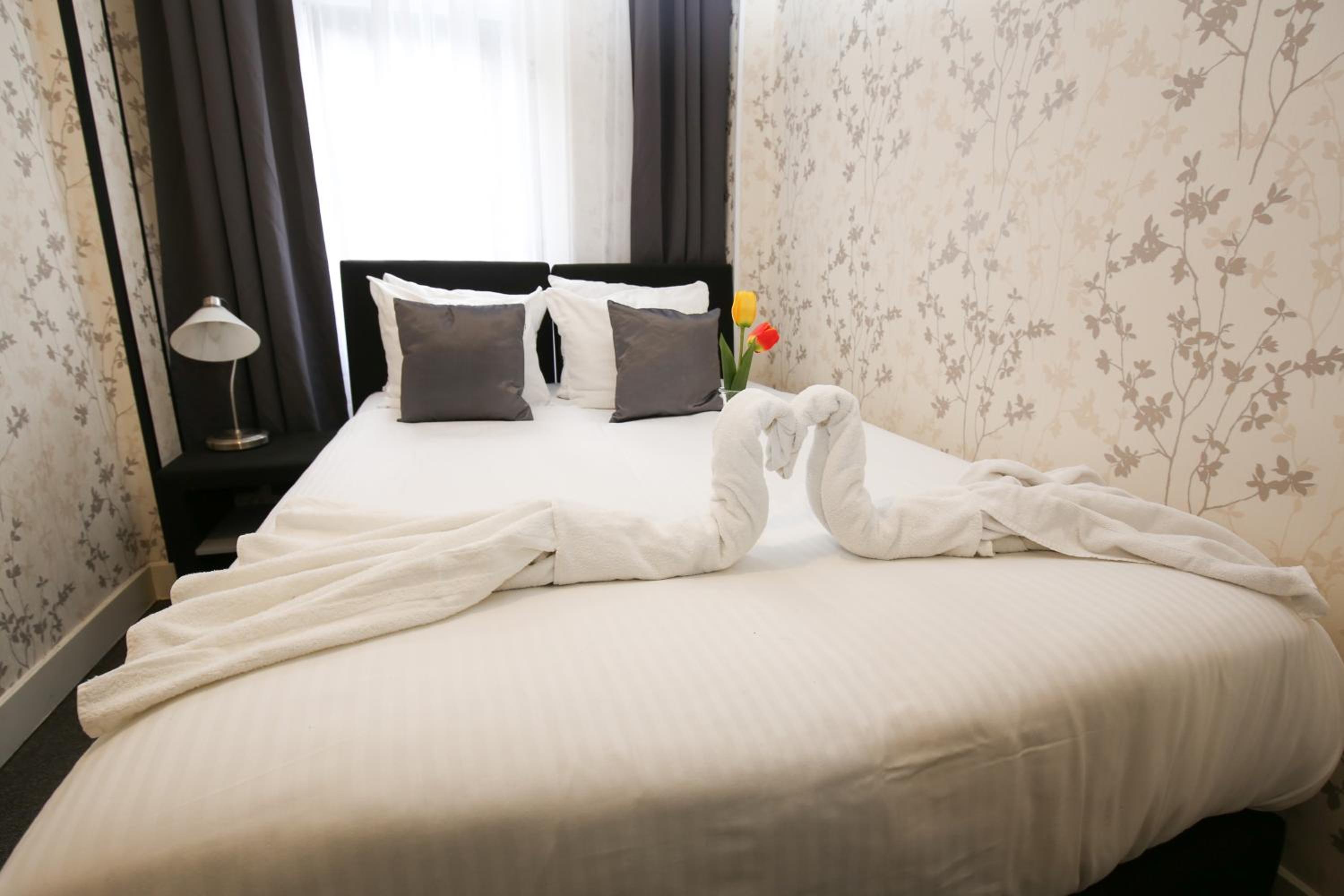 Economy Small Double or Twin Room with Shared Bathroom