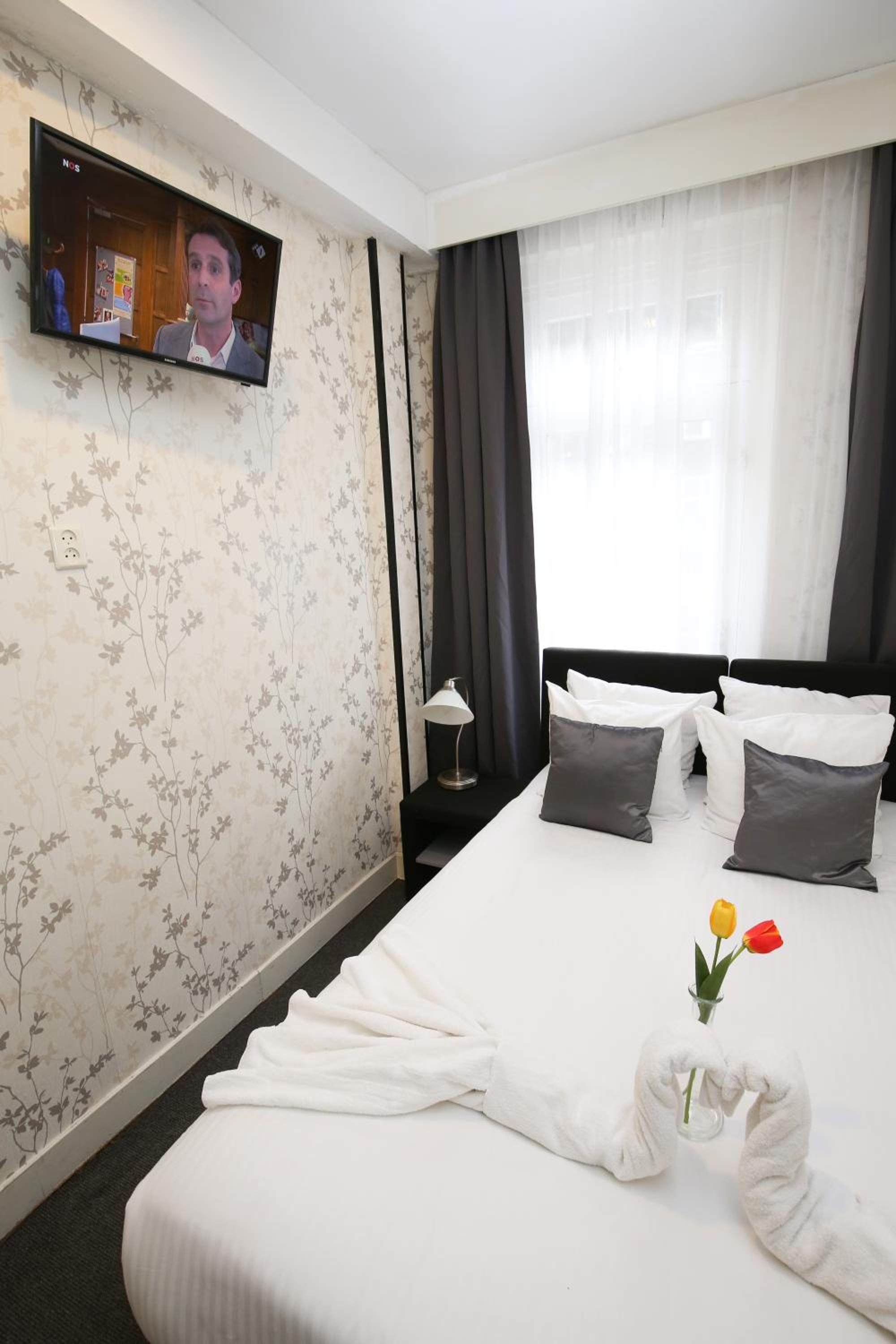 Small Double Room with Private Bathroom