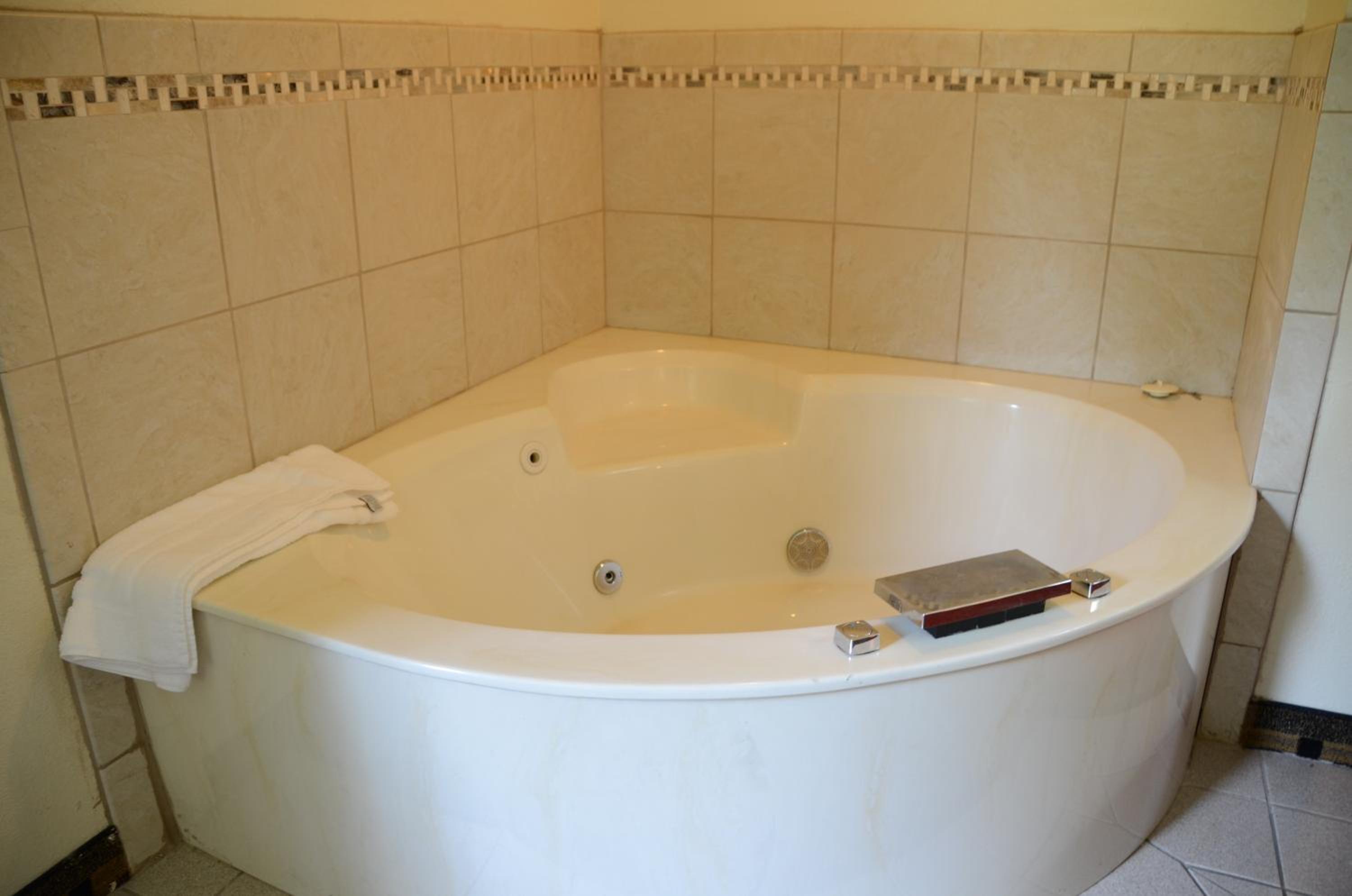 Deluxe King Studio Suite - Non-Smoking - Photo 4