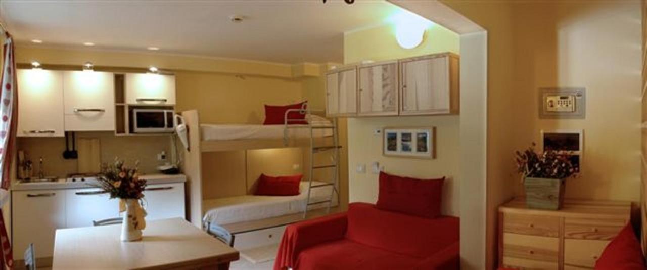 Family One-Bedroom Apartment photo 2
