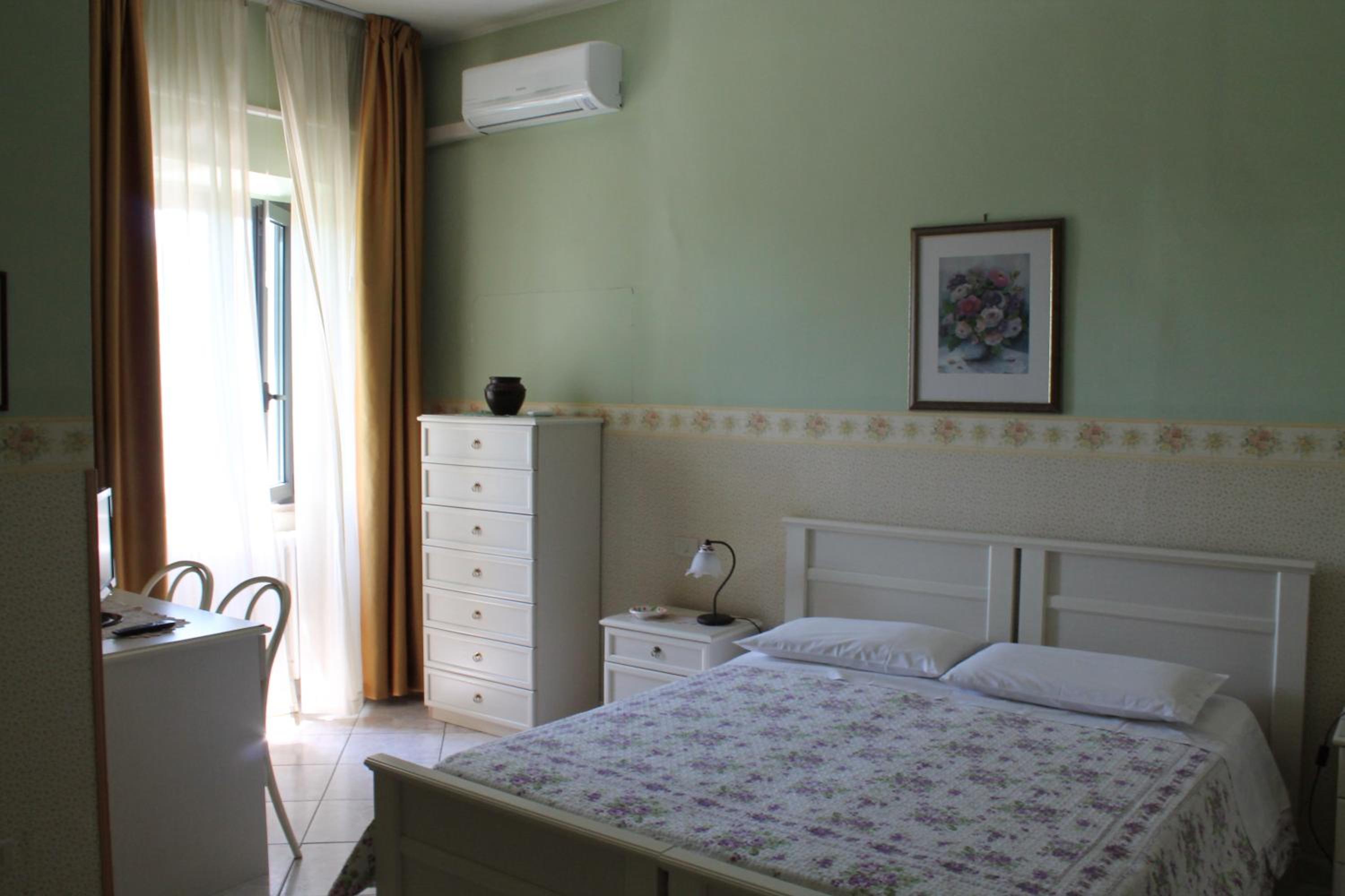 Double or Twin Room photo 3