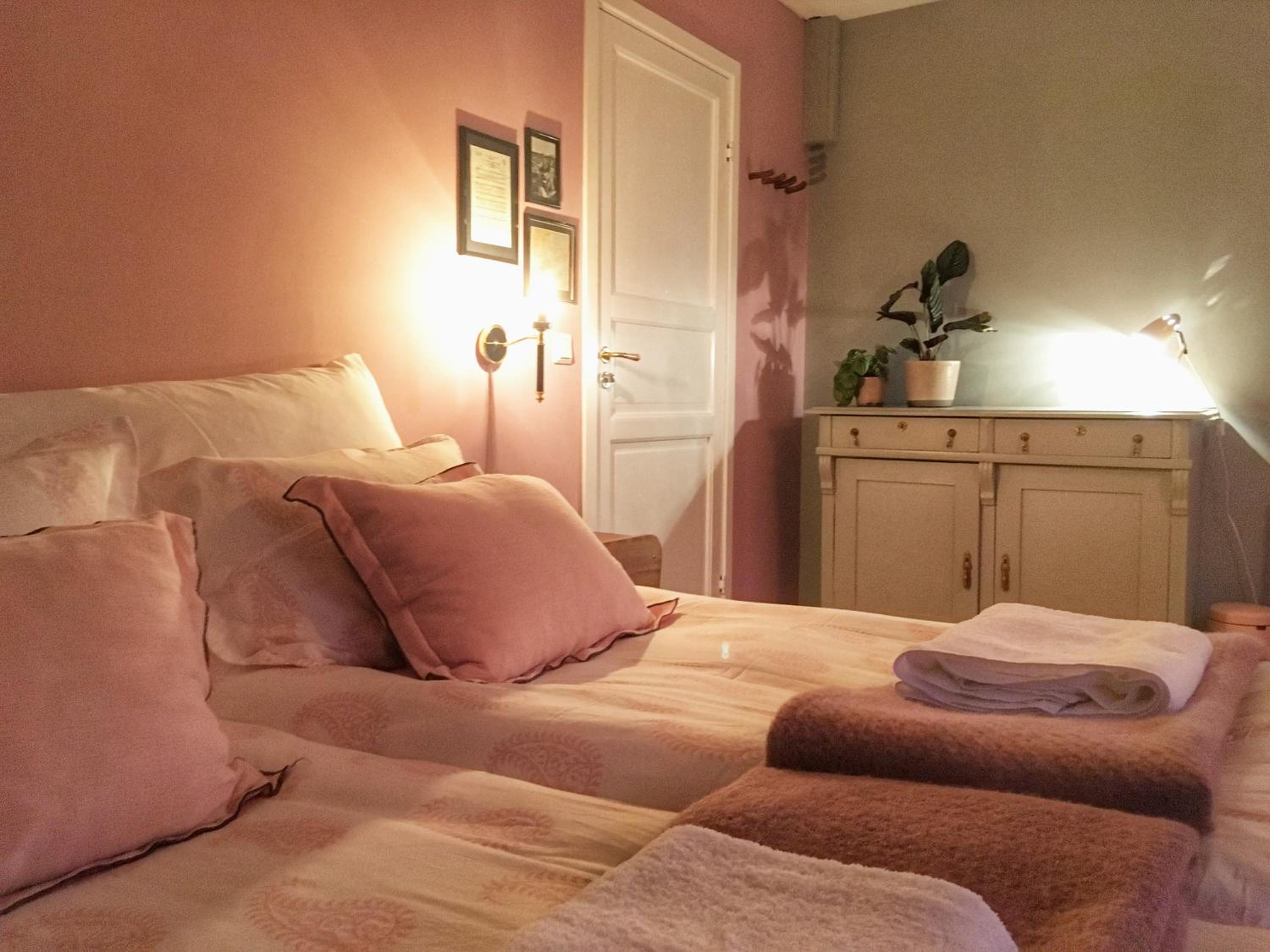 Standard Double Room with Shared Bathroom photo 3