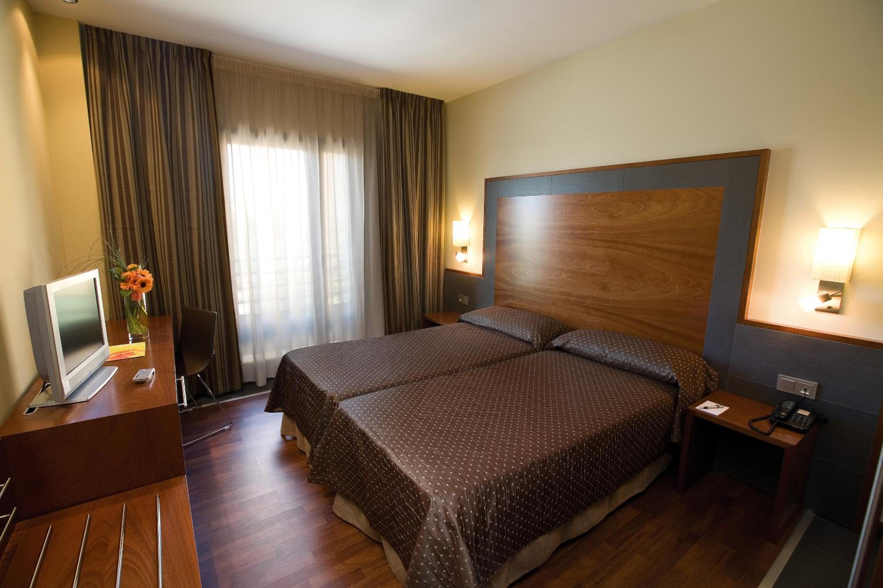 Double or Twin Room - Photo 3