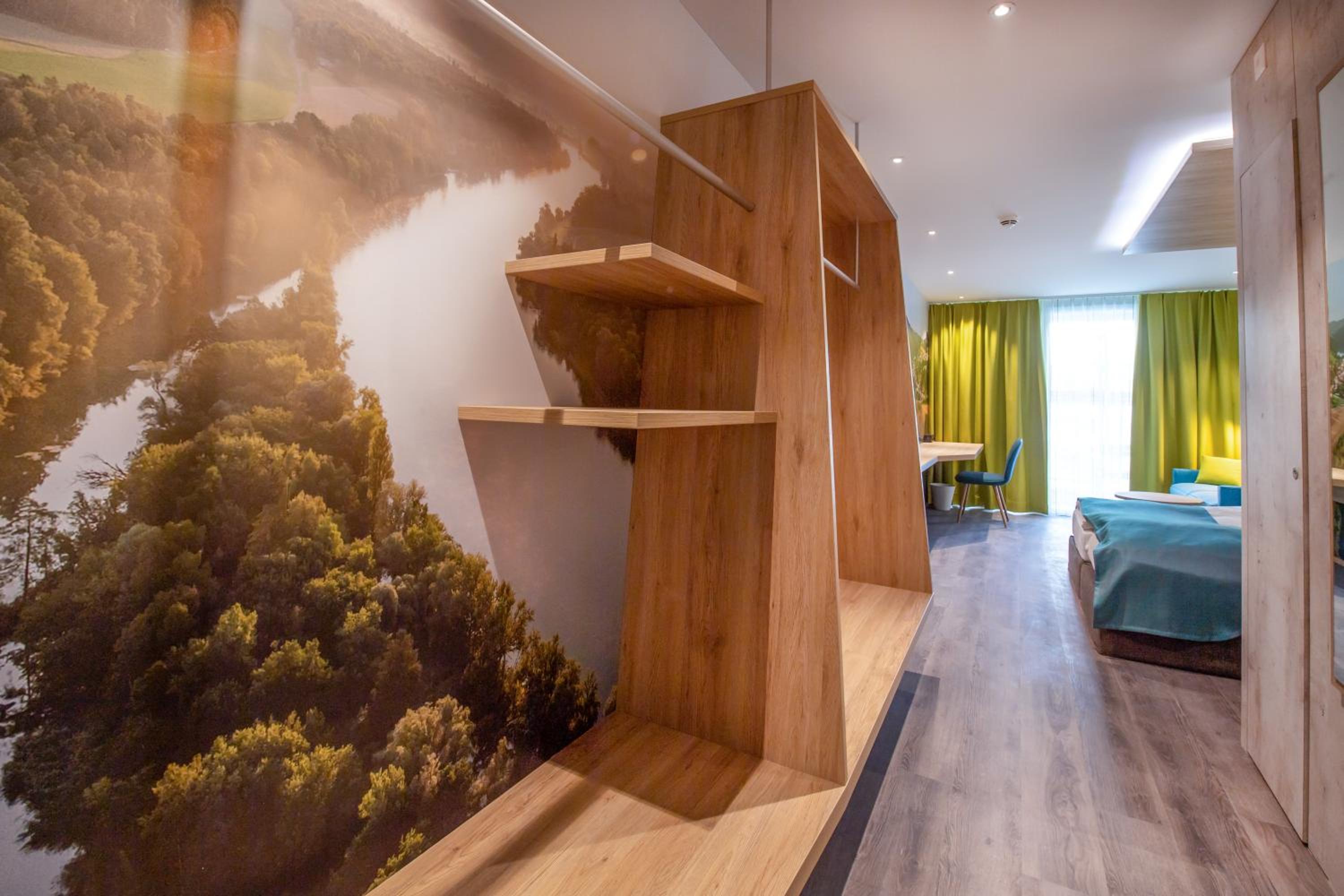 Business Double Room with Sofa Bed and Balcony - Photo 7