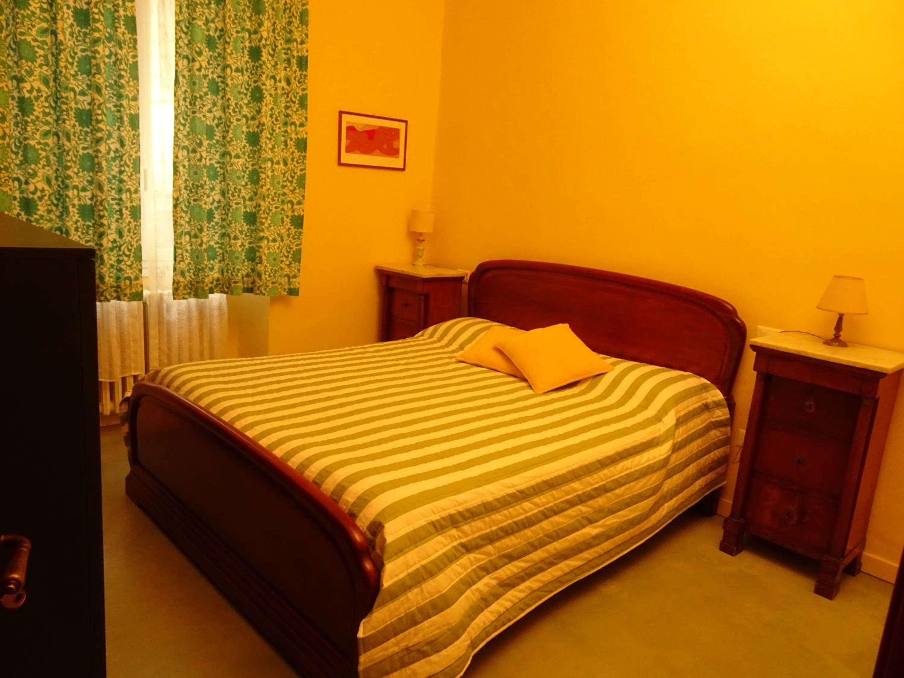 Three-Bedroom Apartment - Photo 6
