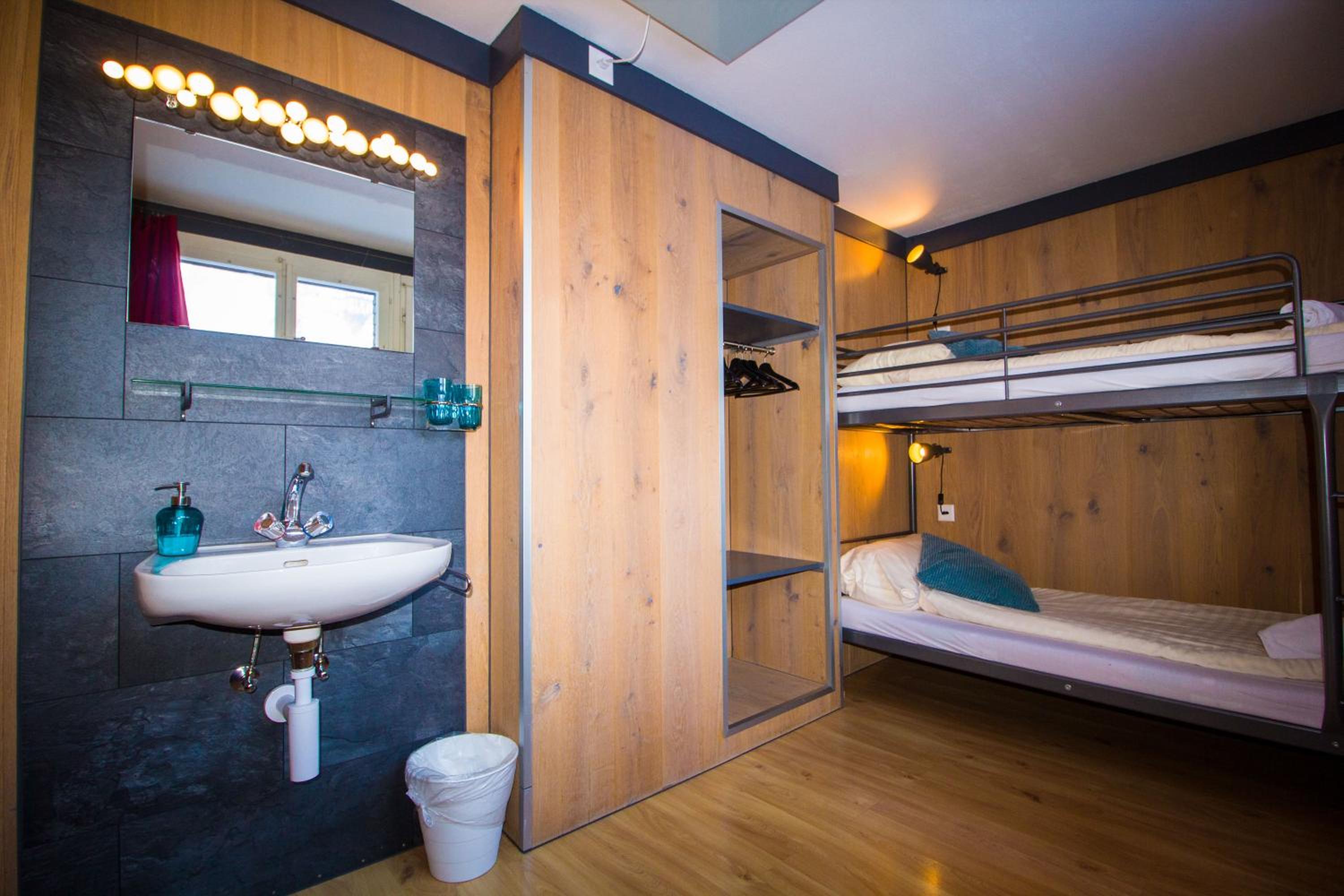 Twin Room with Shared Bathroom photo 1