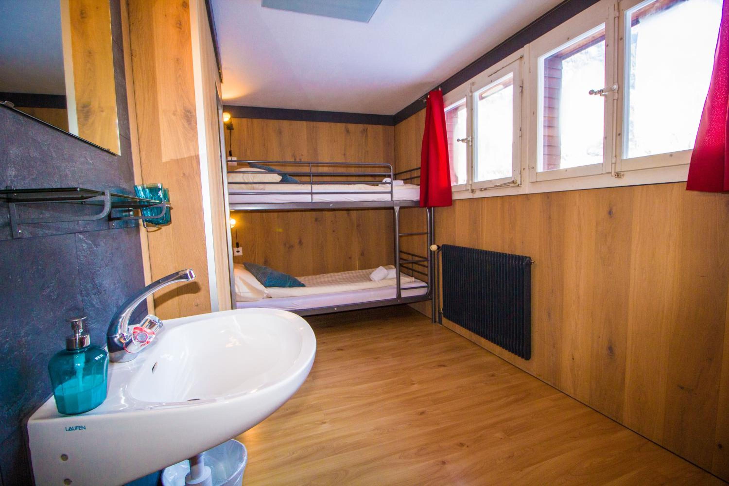 Twin Room with Shared Bathroom photo 3