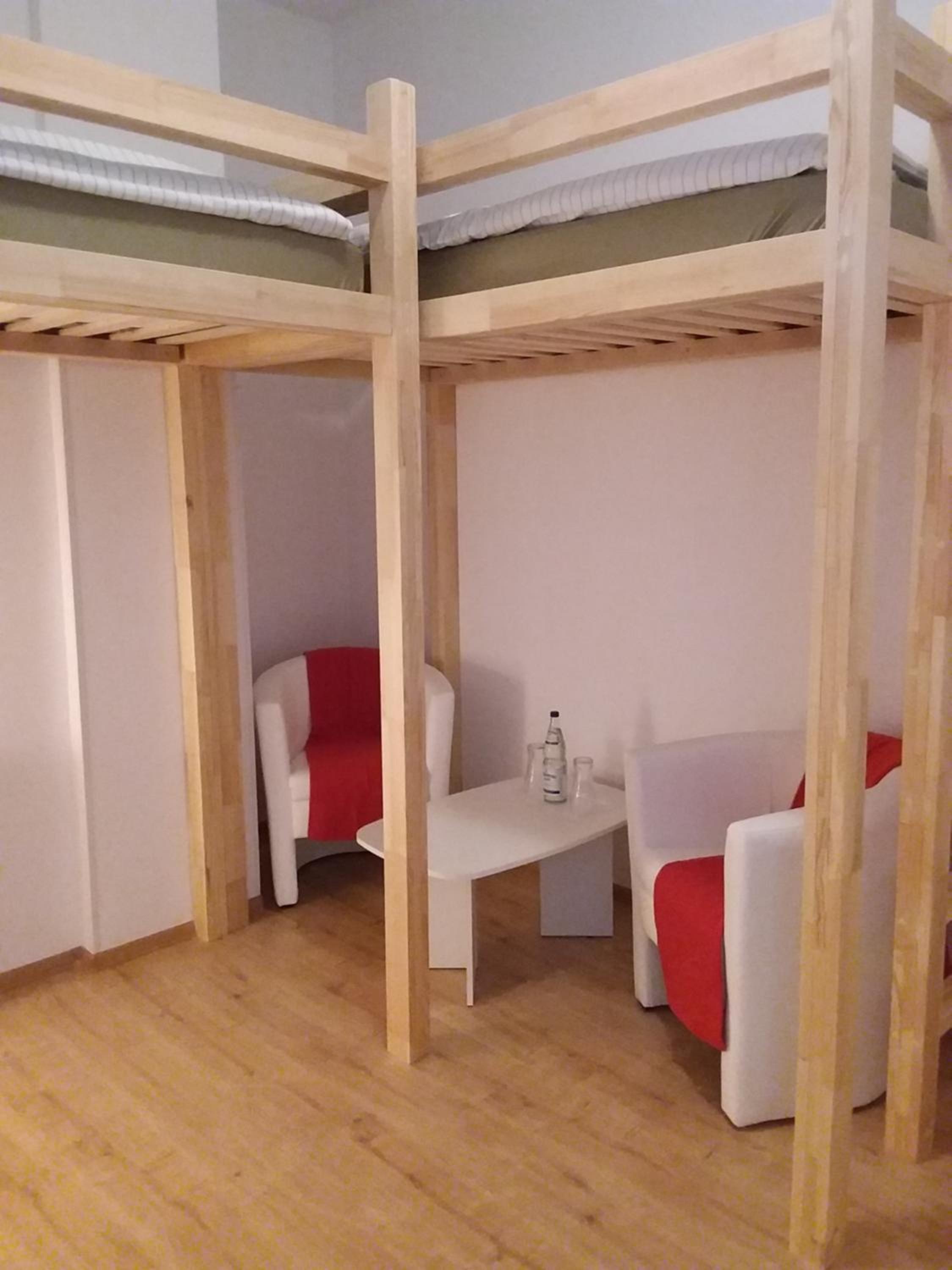 Small Twin Room photo 2