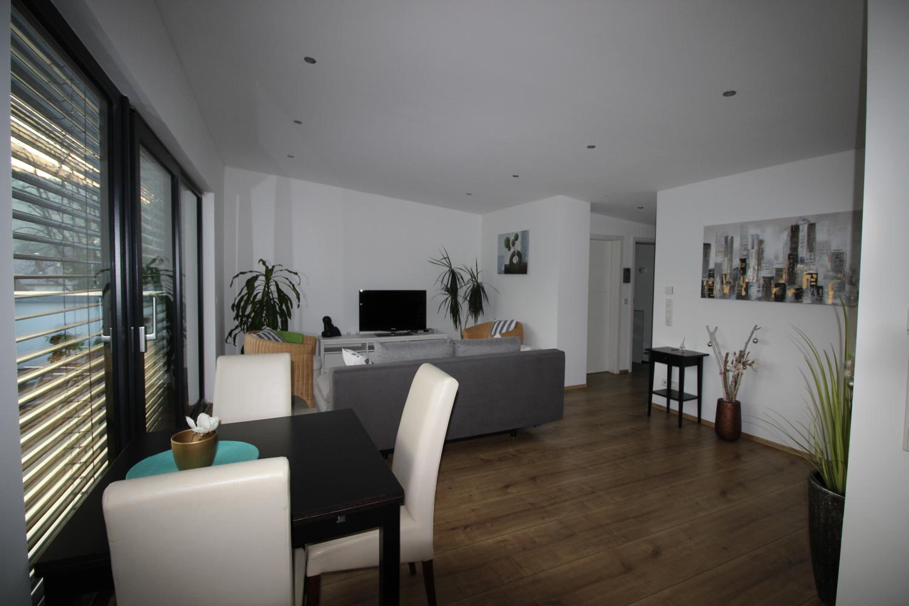 One-Bedroom Apartment photo 3