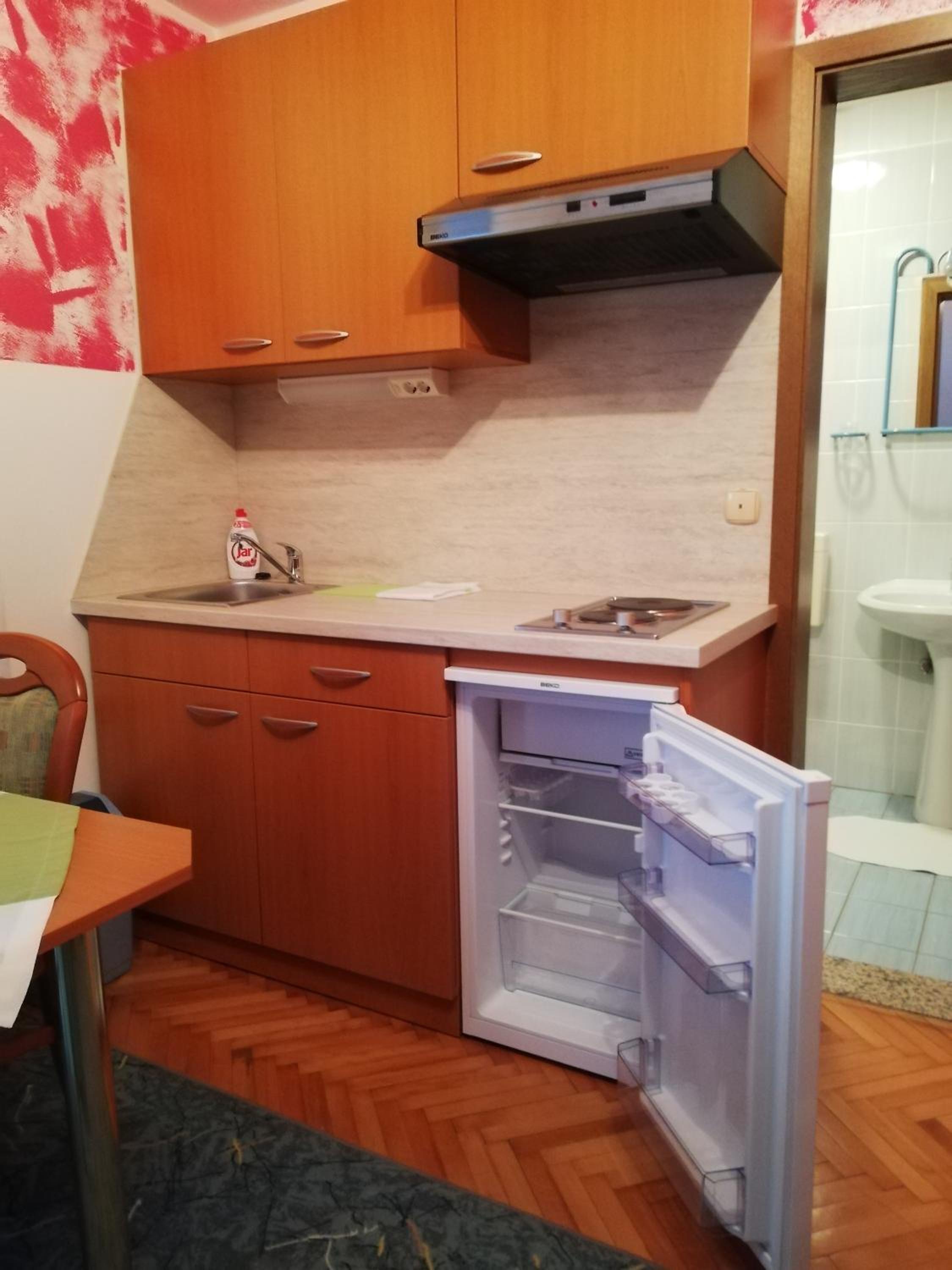 Studio Apartment - Photo 6
