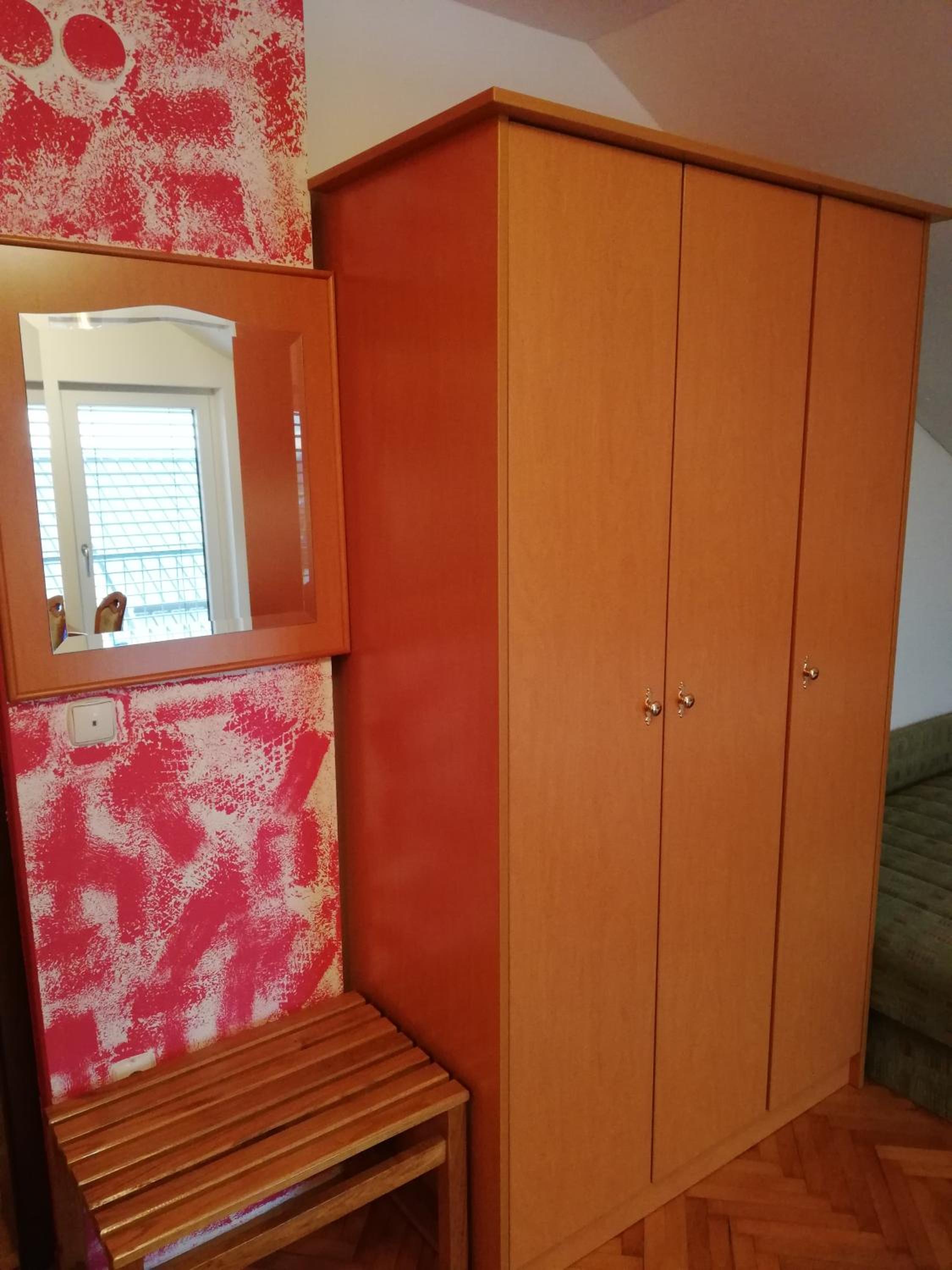 Studio Apartment - Photo 1