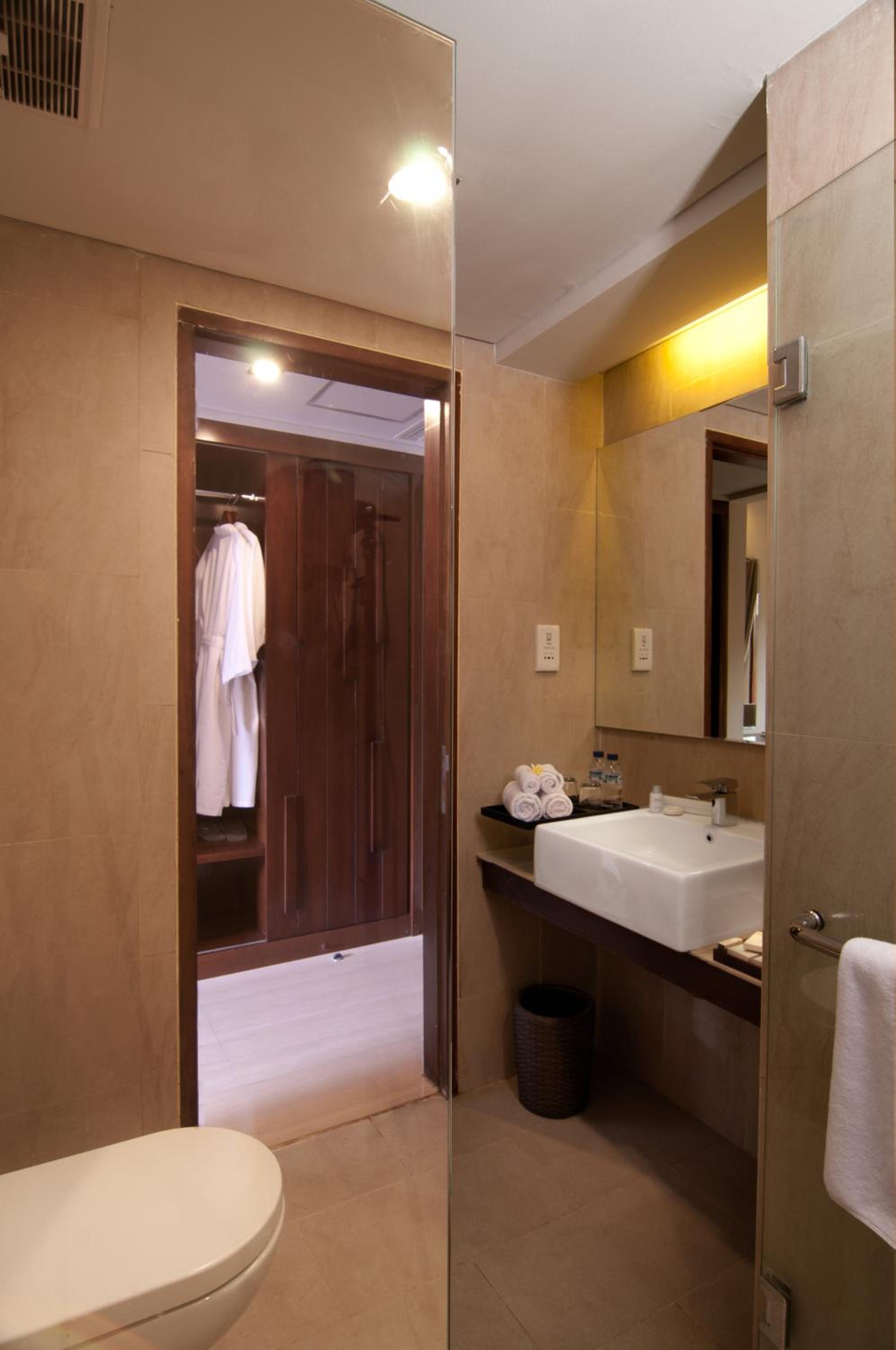 Deluxe Double or Twin Room (No Window) - Photo 2