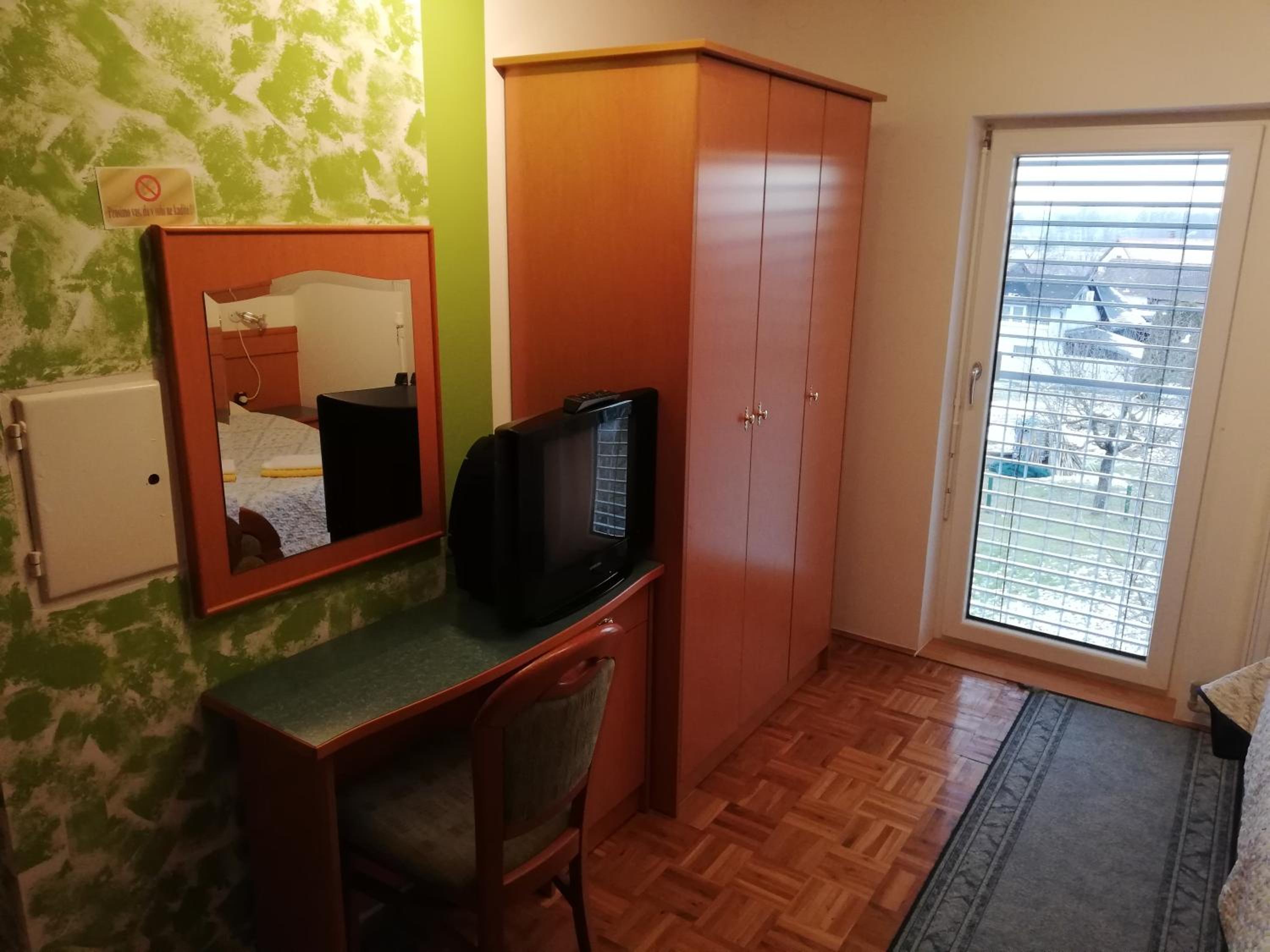 Triple Room - Photo 2