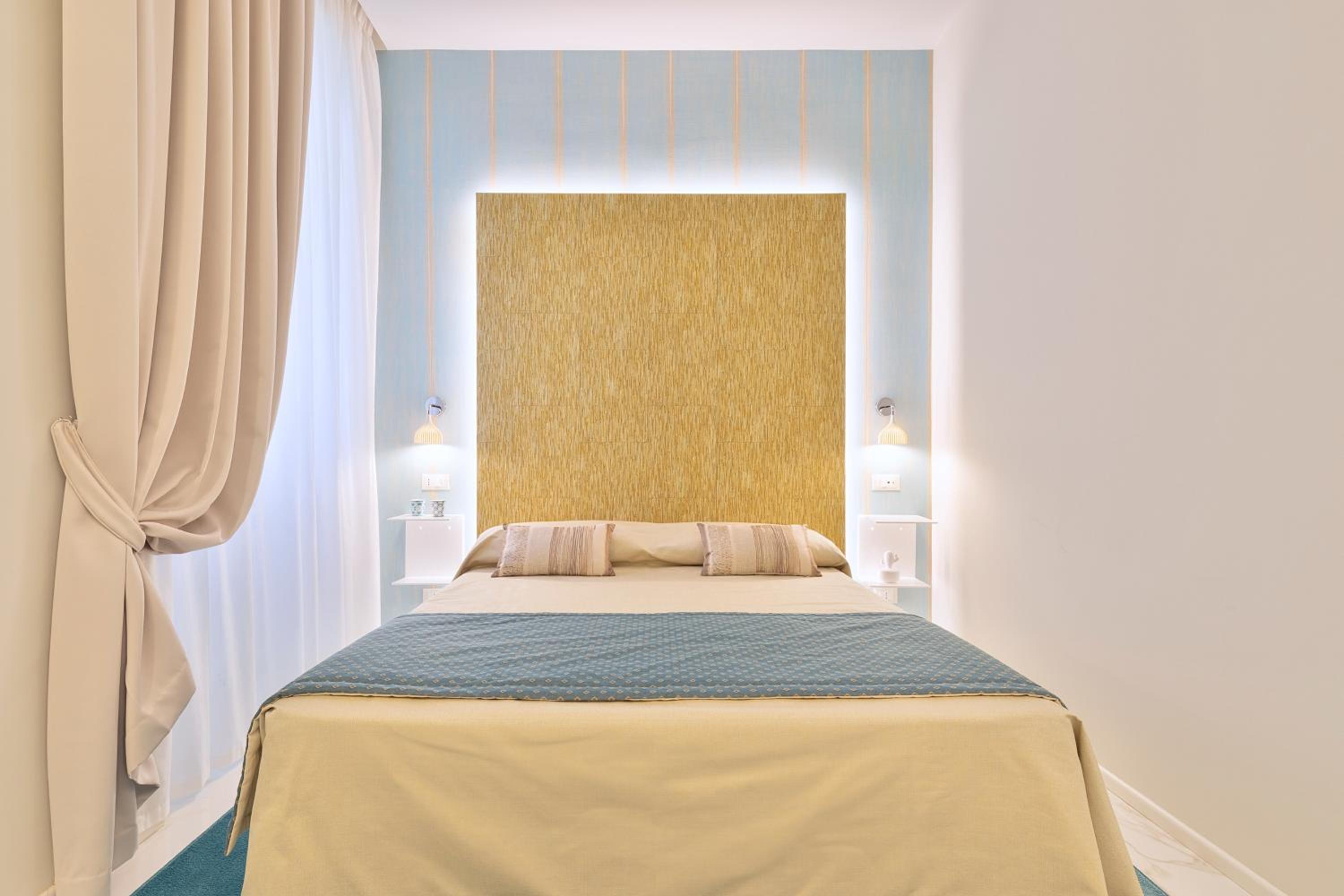 Deluxe Double Room photo 3