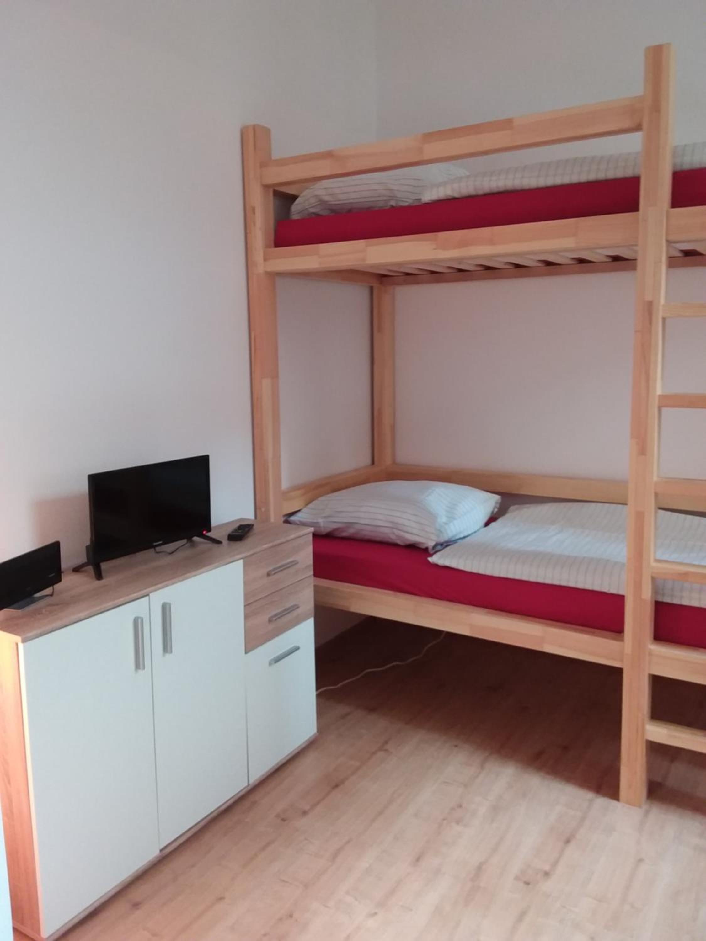 Small Twin Room photo 1