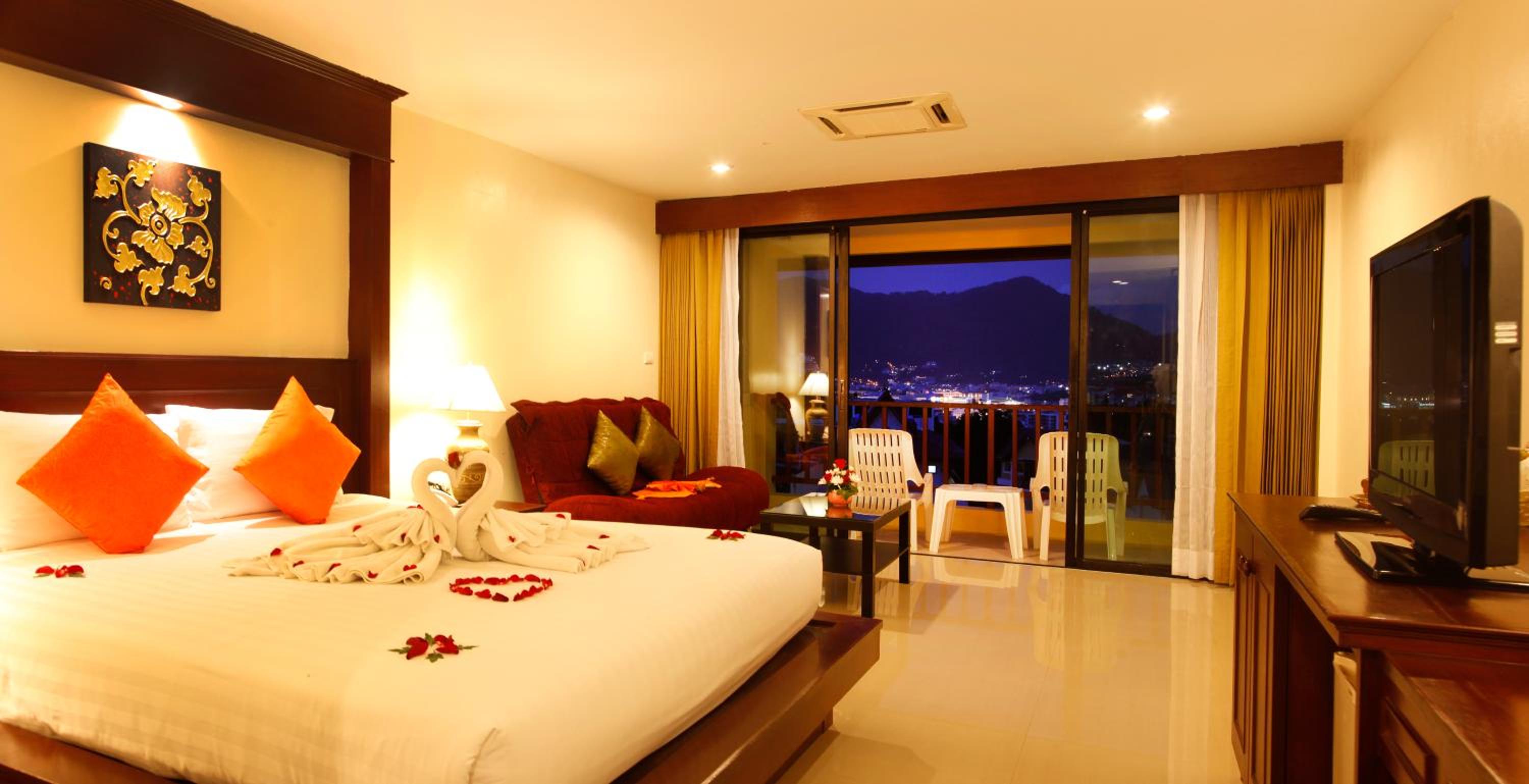 Deluxe Double or Twin  Room with Partial Sea View