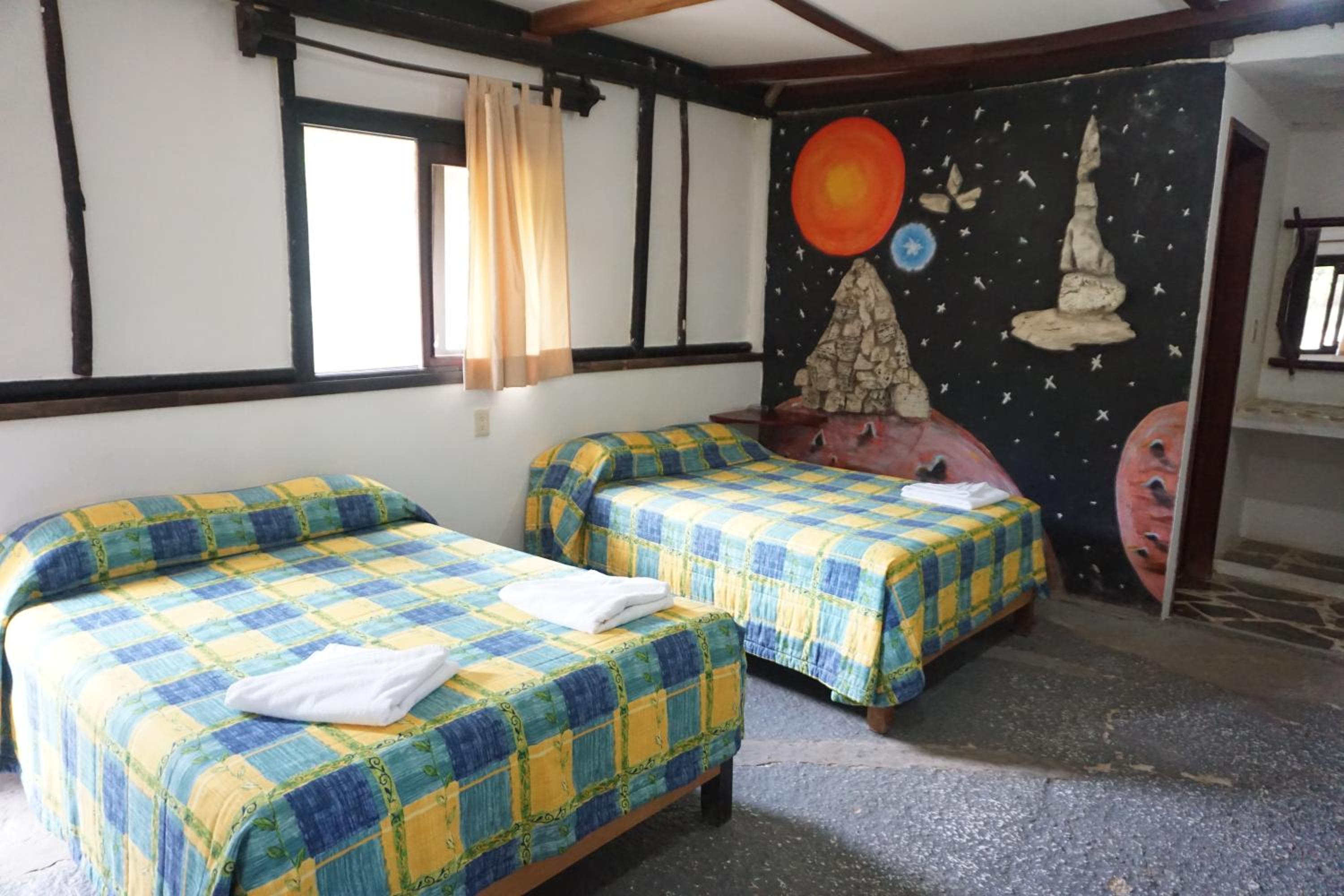 Twin Room - Photo 9