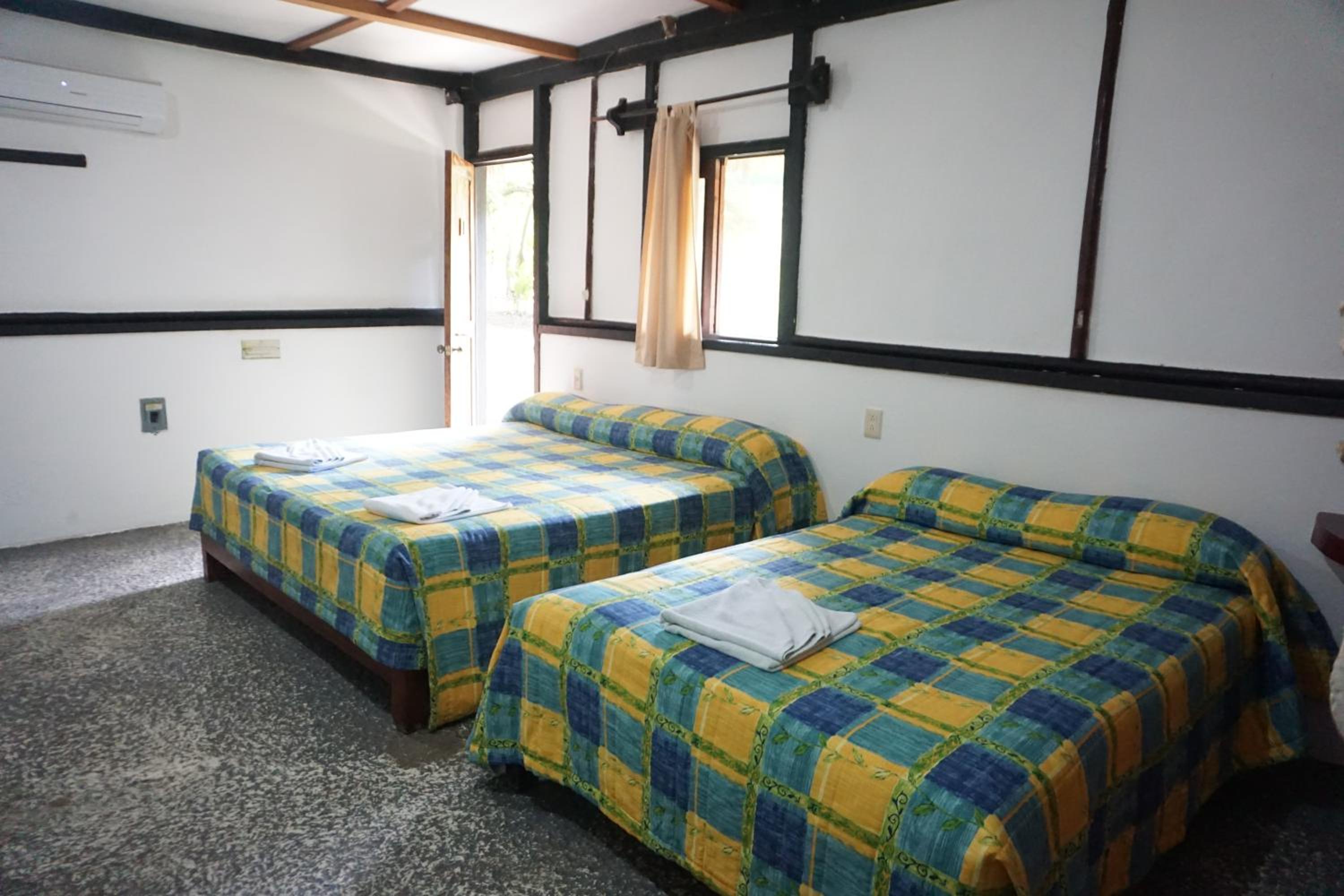 Twin Room - Photo 7