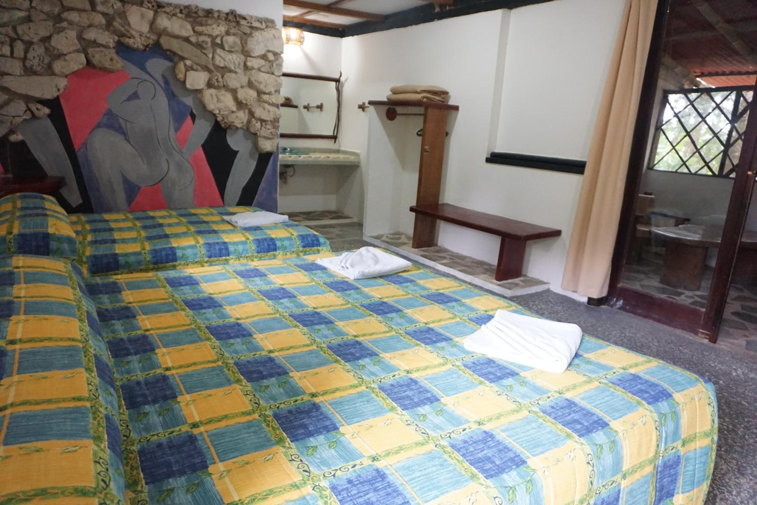 Twin Room - Photo 5
