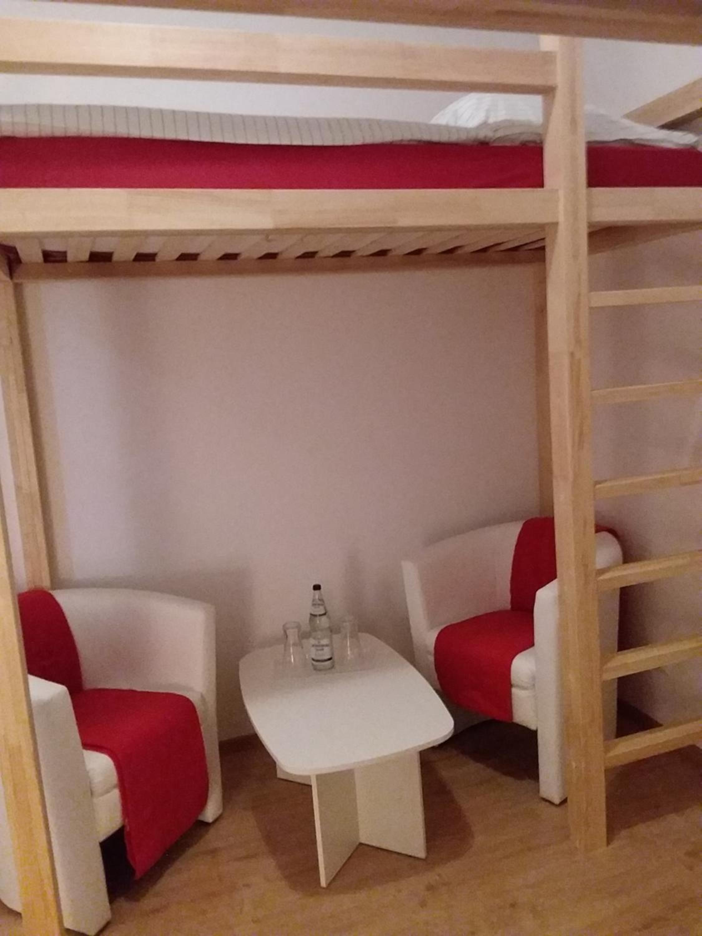 Small Twin Room photo 2