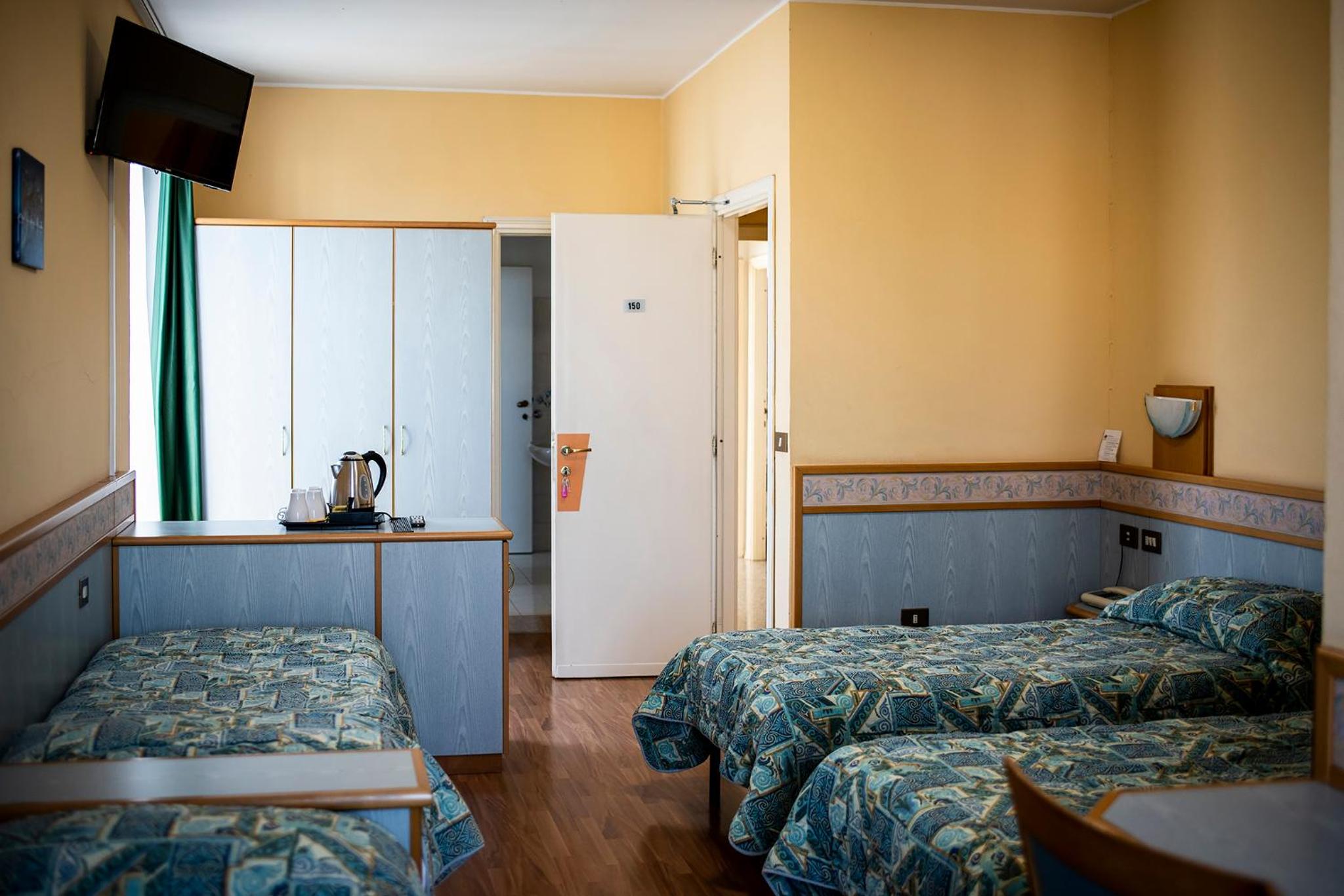 Quadruple Room with Bathroom photo 1