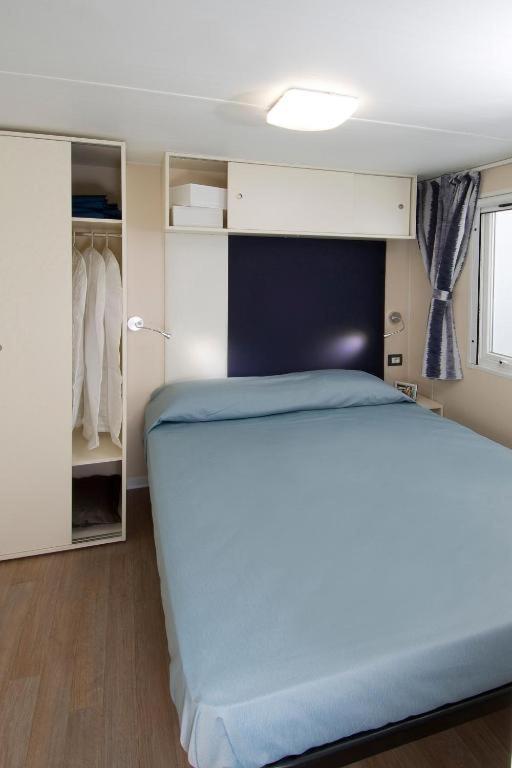Mobile Home photo 1