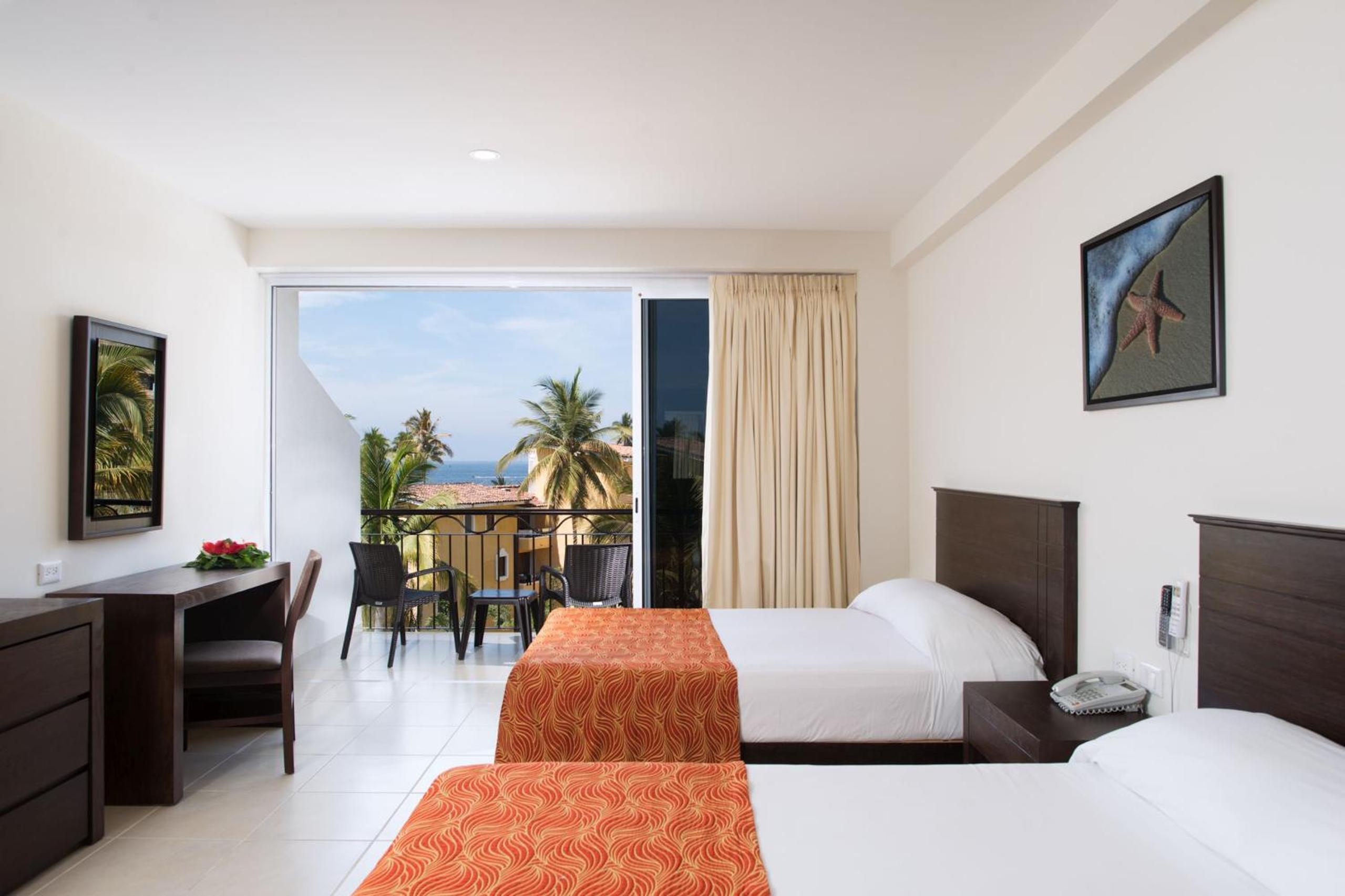 Deluxe Double Room with Two Double Beds photo 1
