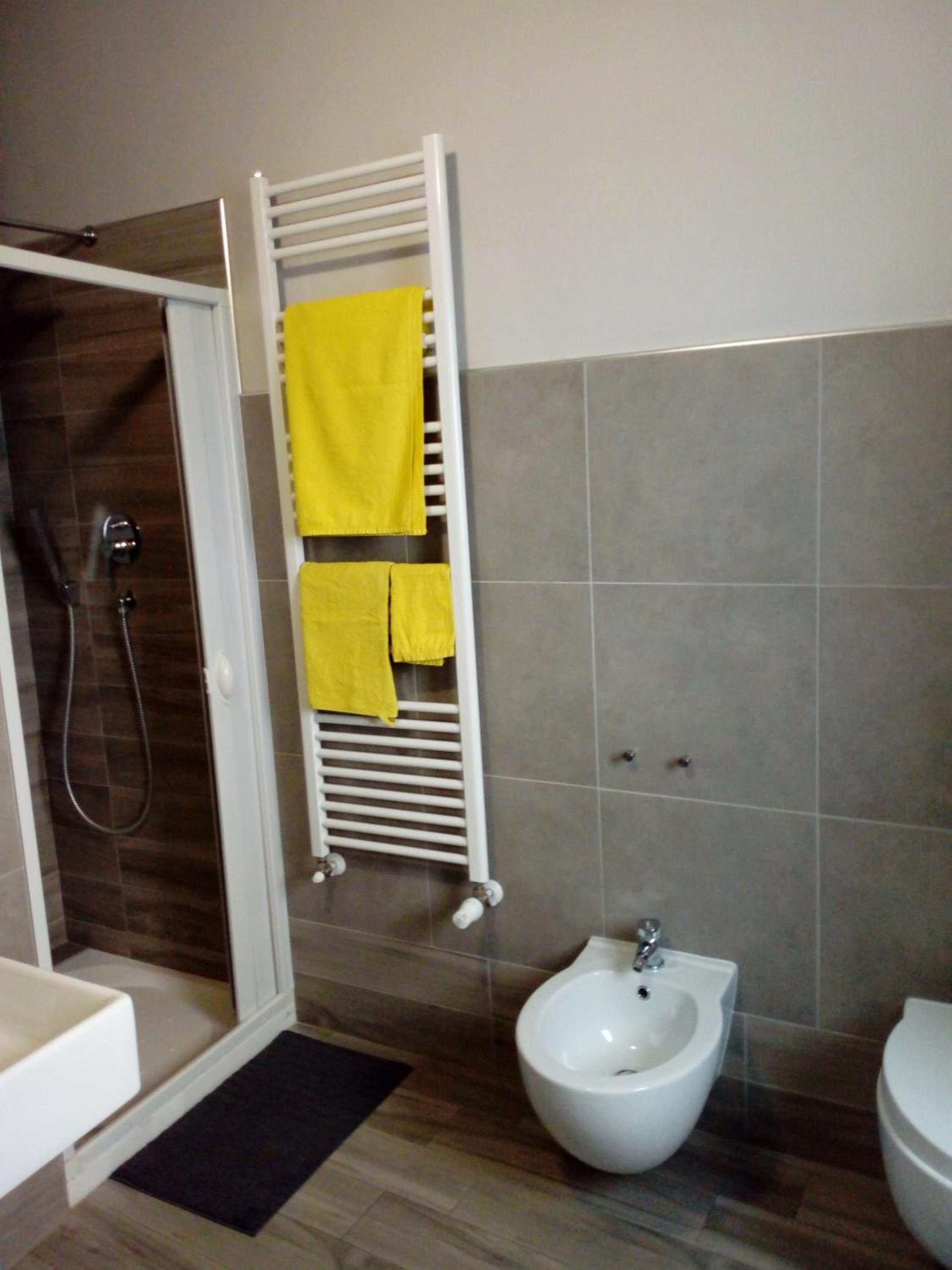 Standard King Room - Photo 5