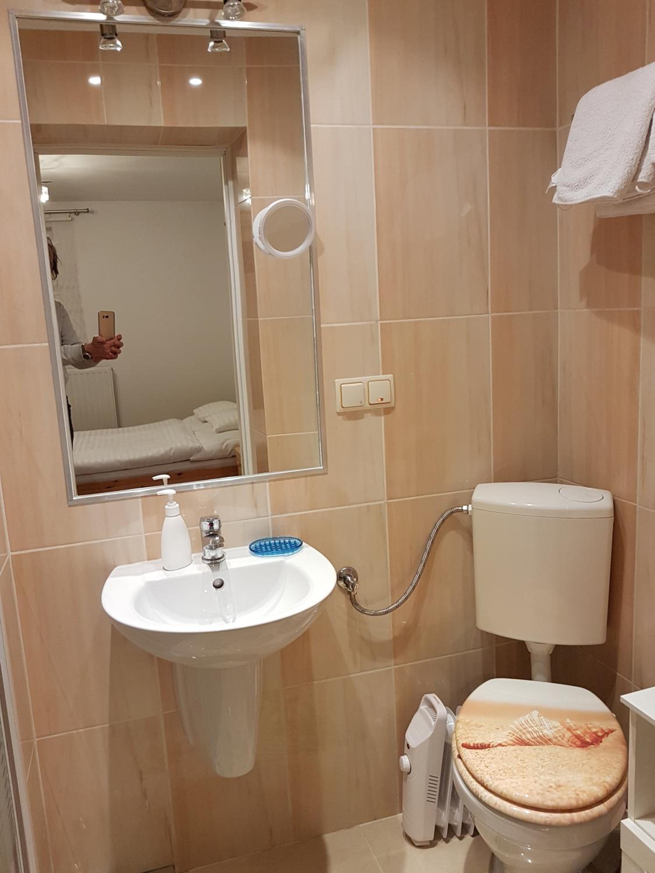Double or Twin Room with Bathroom photo 3