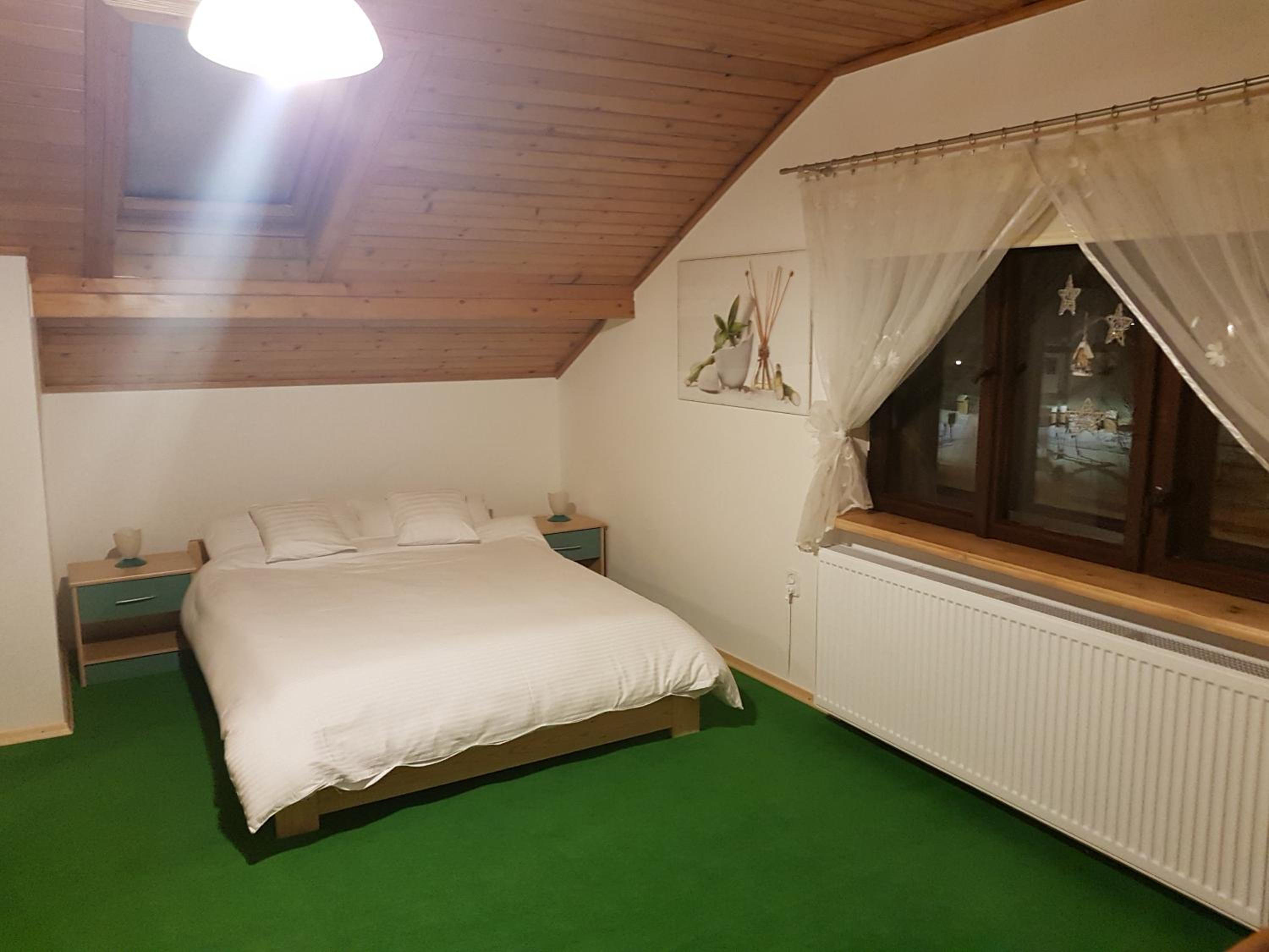 Economy Triple Room photo 3