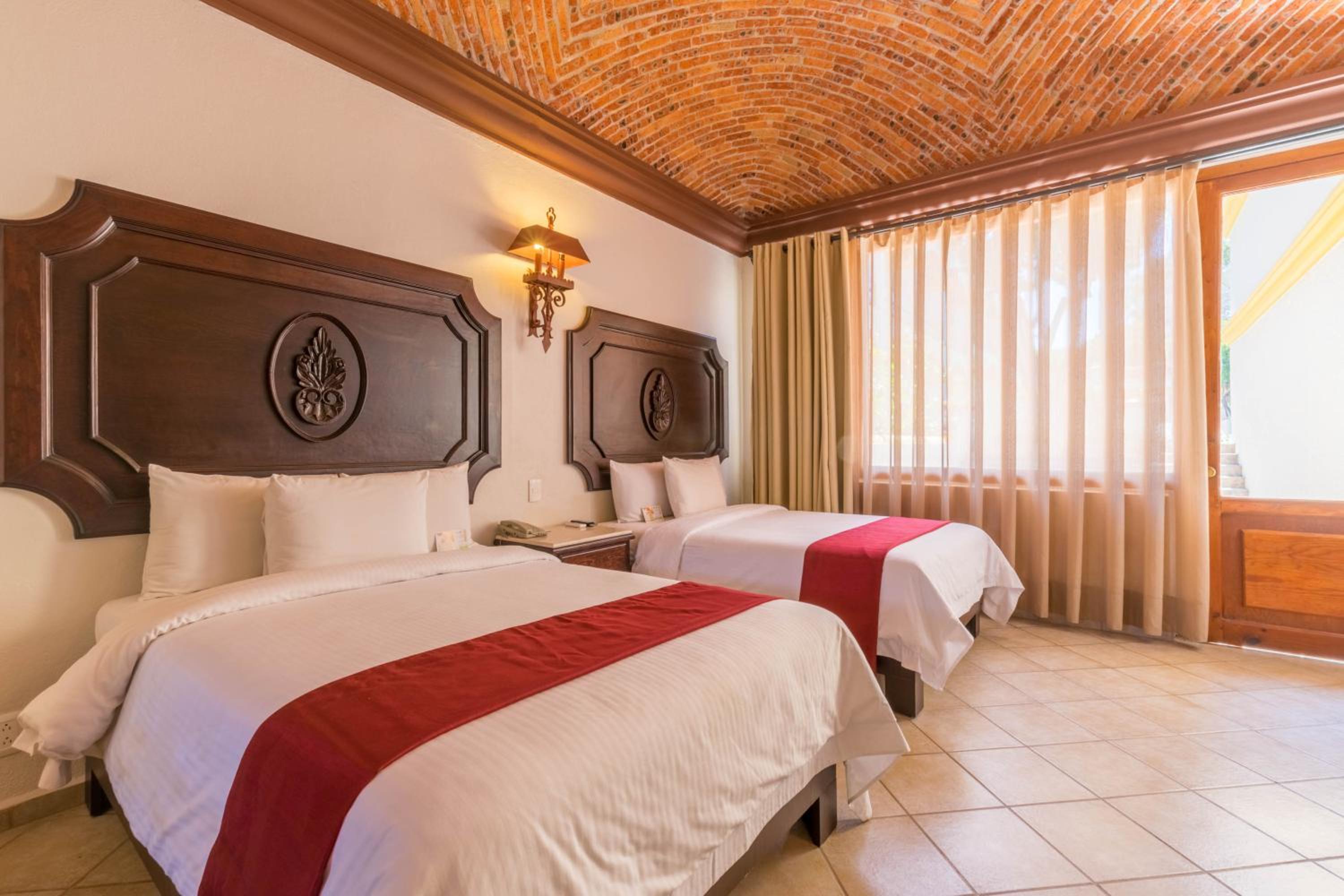 Double Room with Two Double Beds - Photo 19