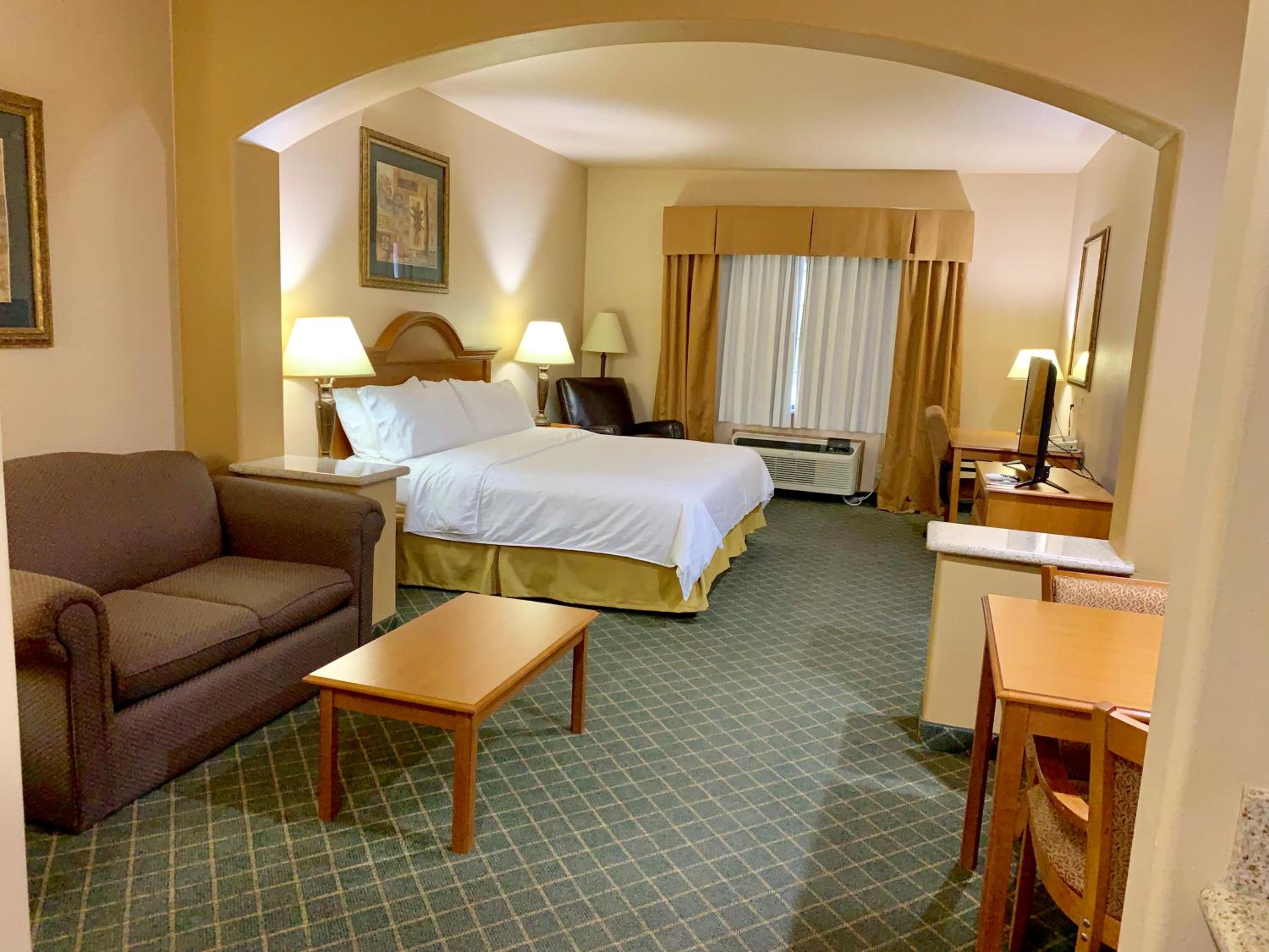 King Suite with Additional Living Area - Photo 3