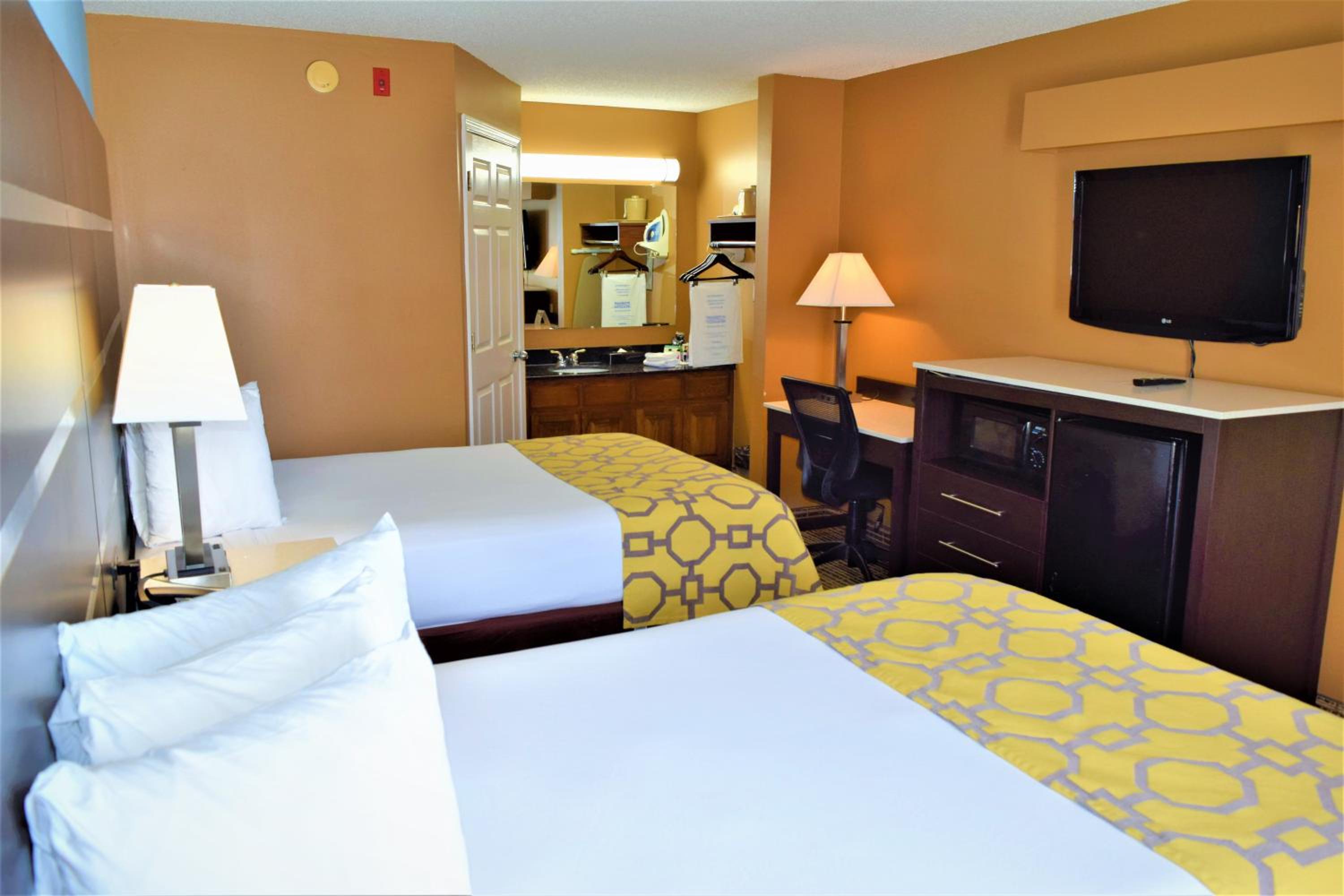 Deluxe Double Room with Two Double Beds - Non-Smoking - Photo 3