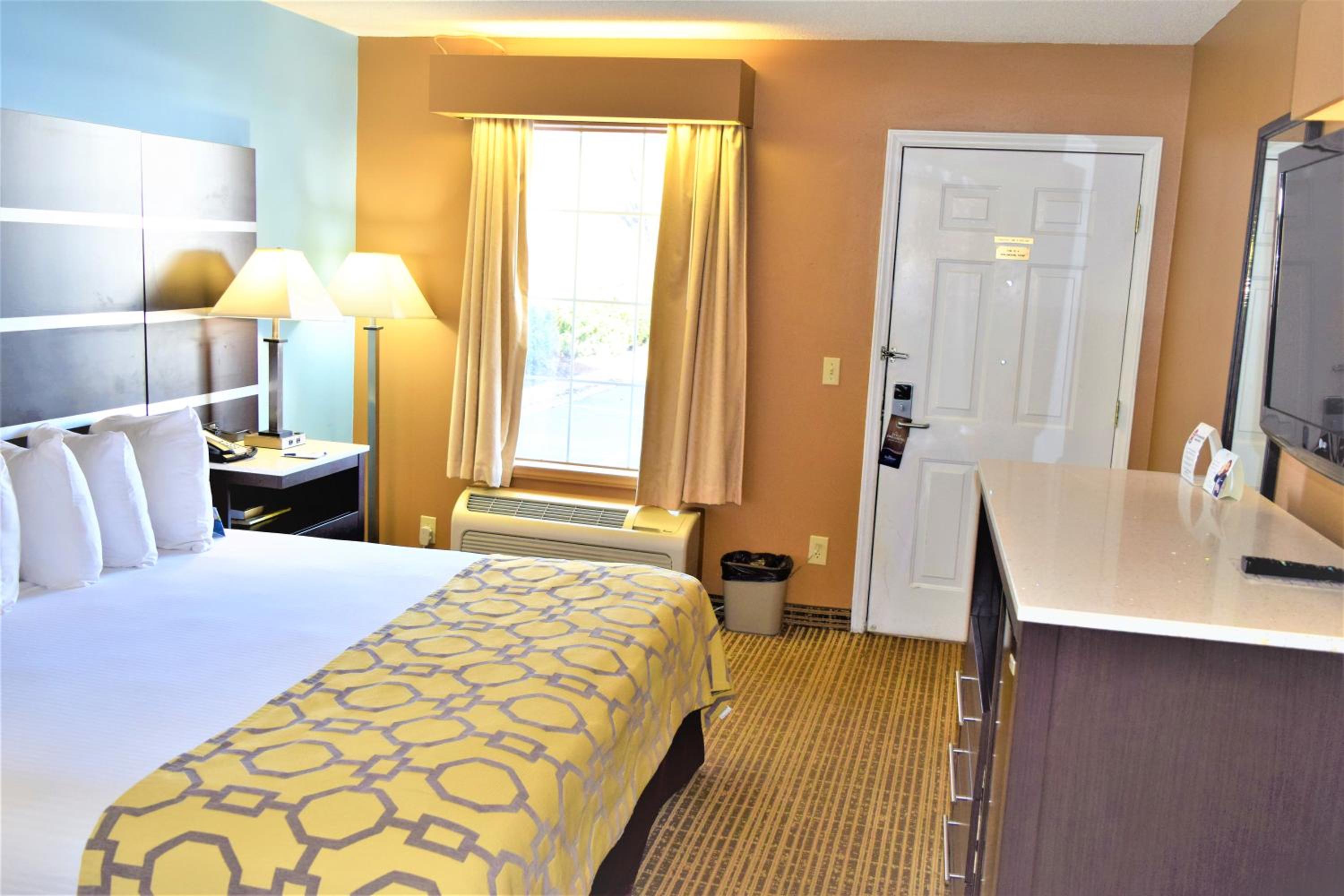 King Room - Disability Access/Non-Smoking - Photo 2