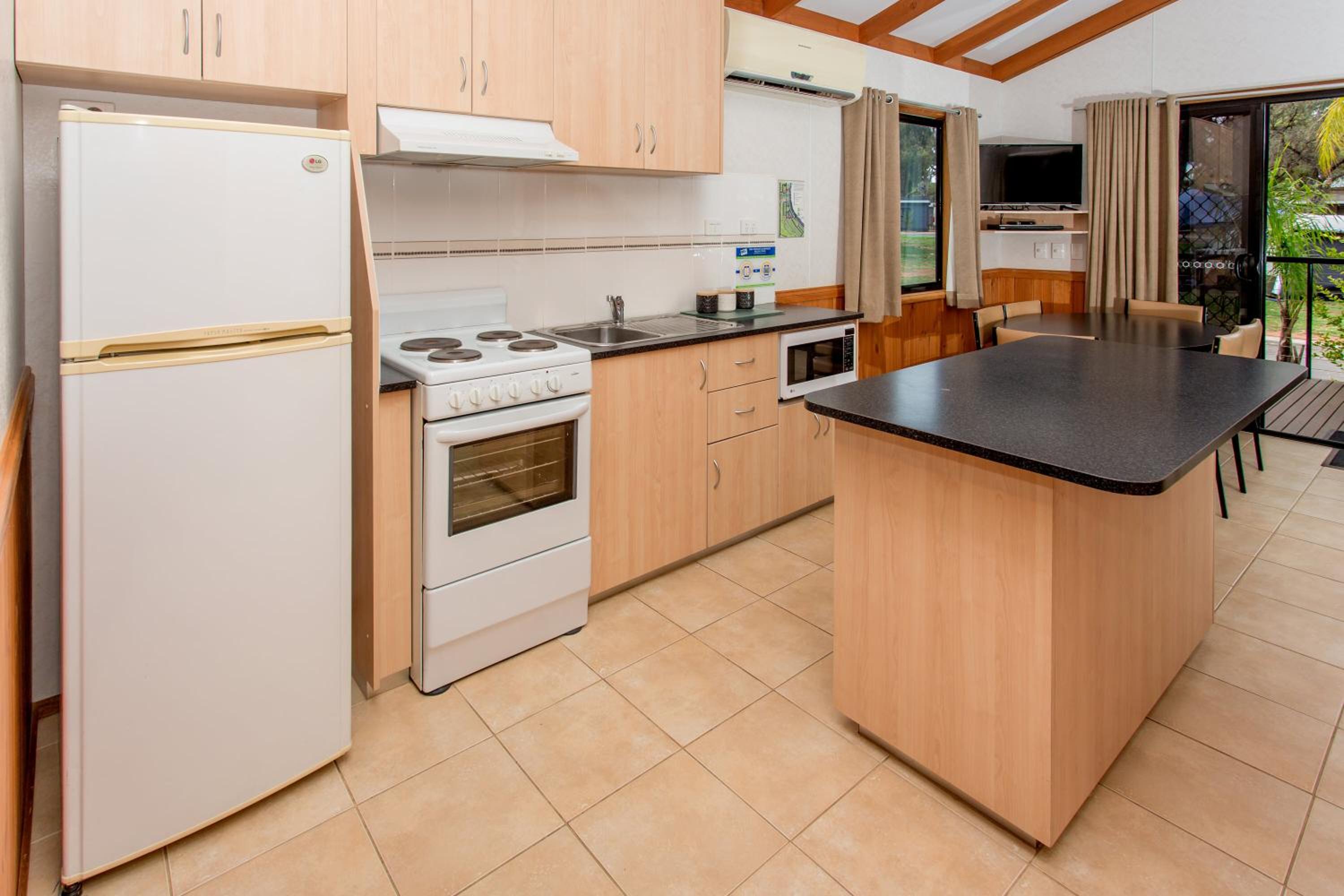 Superior 2 Bedroom Cabin - Sleeps 6 - Photo 6