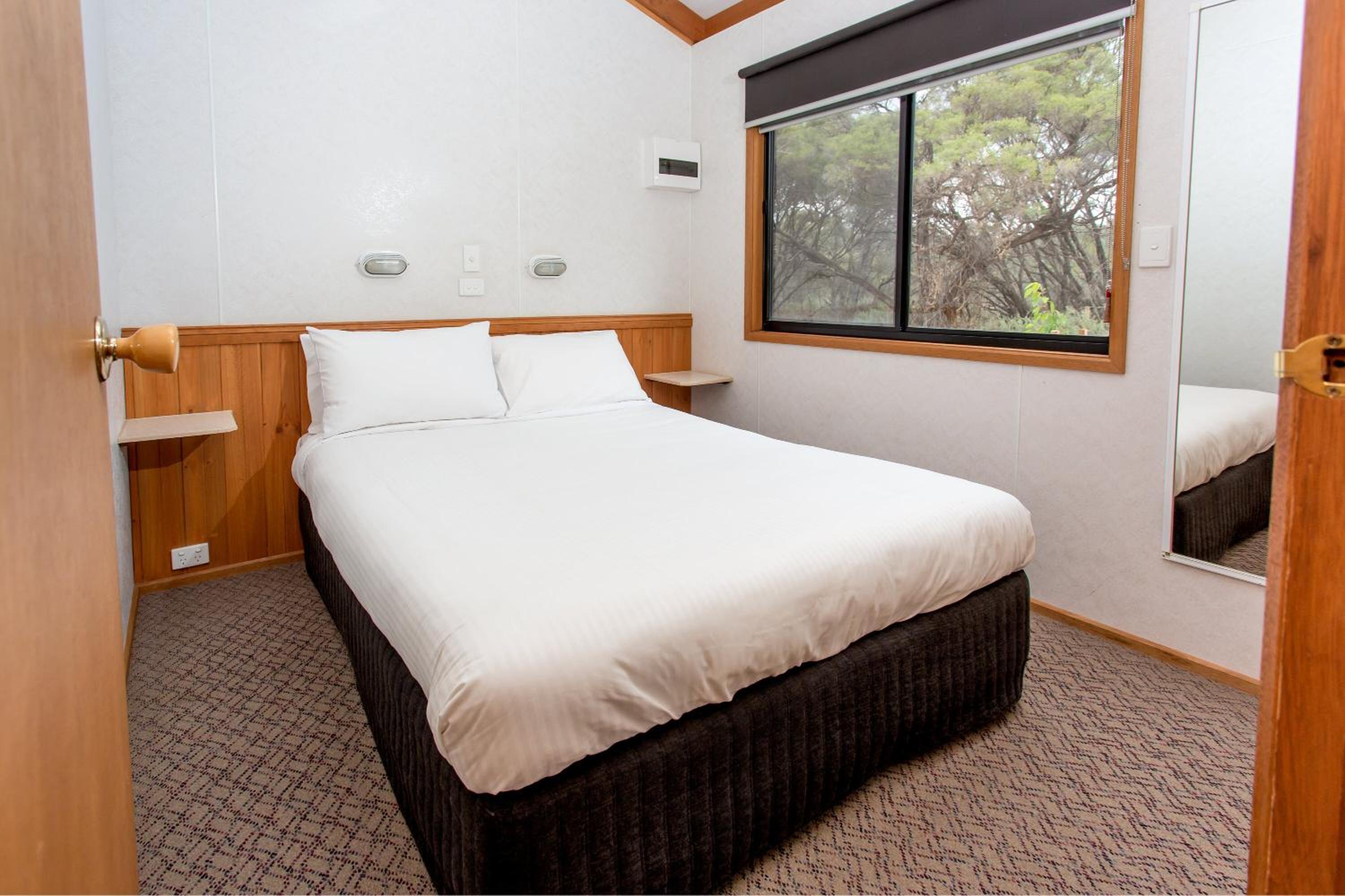 Economy 2 Bedroom Cabin - Sleeps 6 - Photo 1