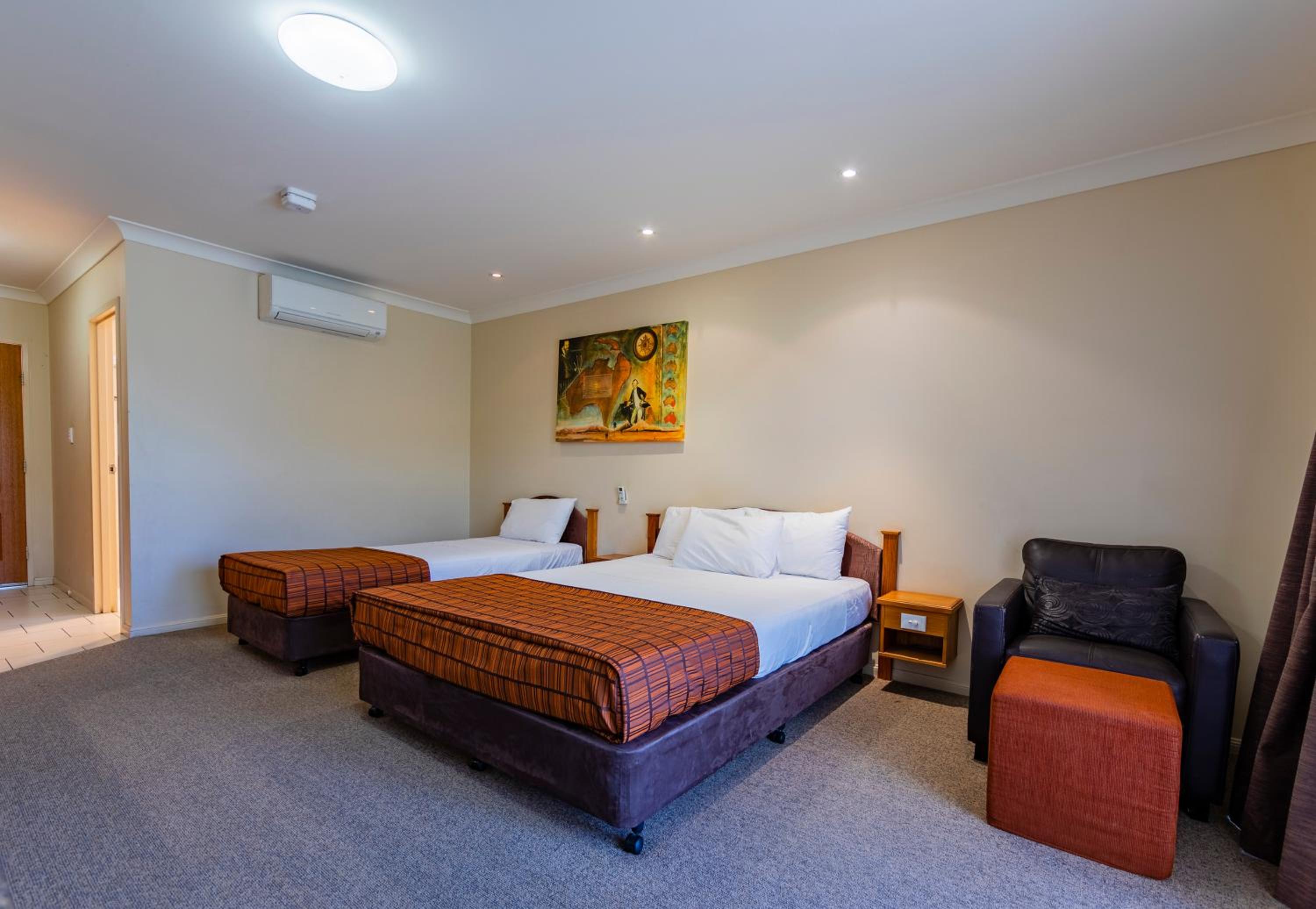 Standard Twin Room photo 3