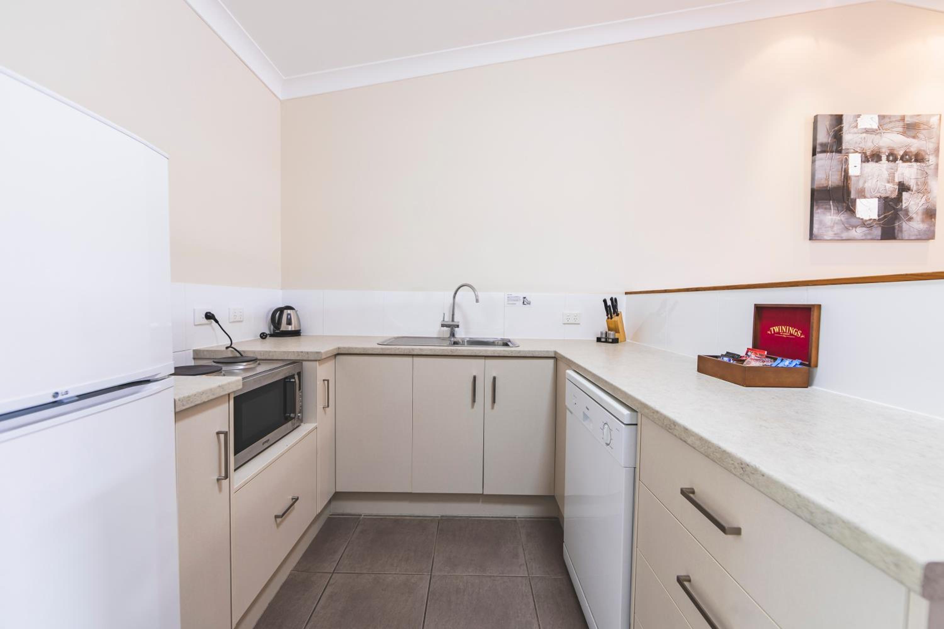 Studio Apartment photo 2