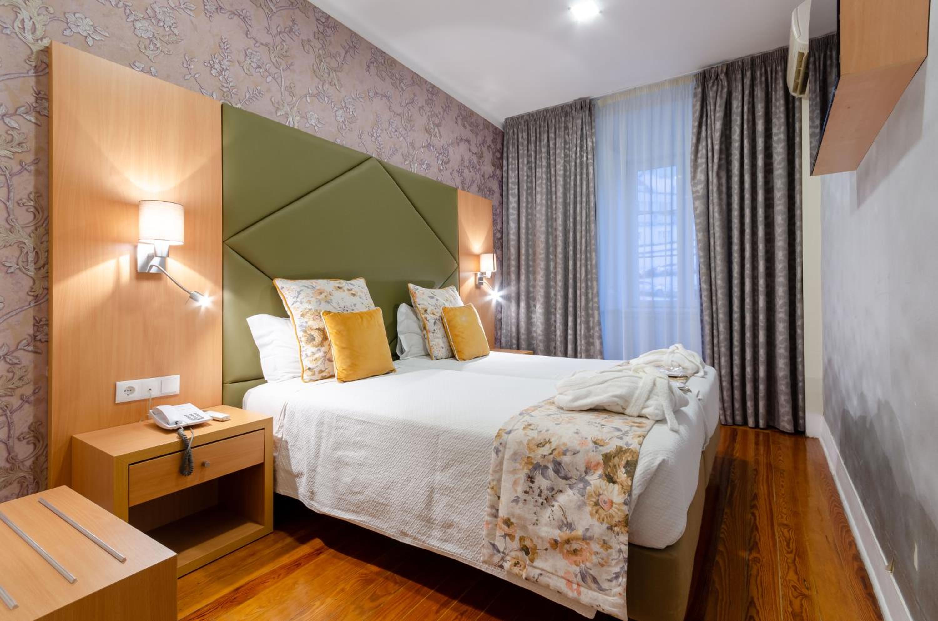 Superior Twin Room - Photo 22
