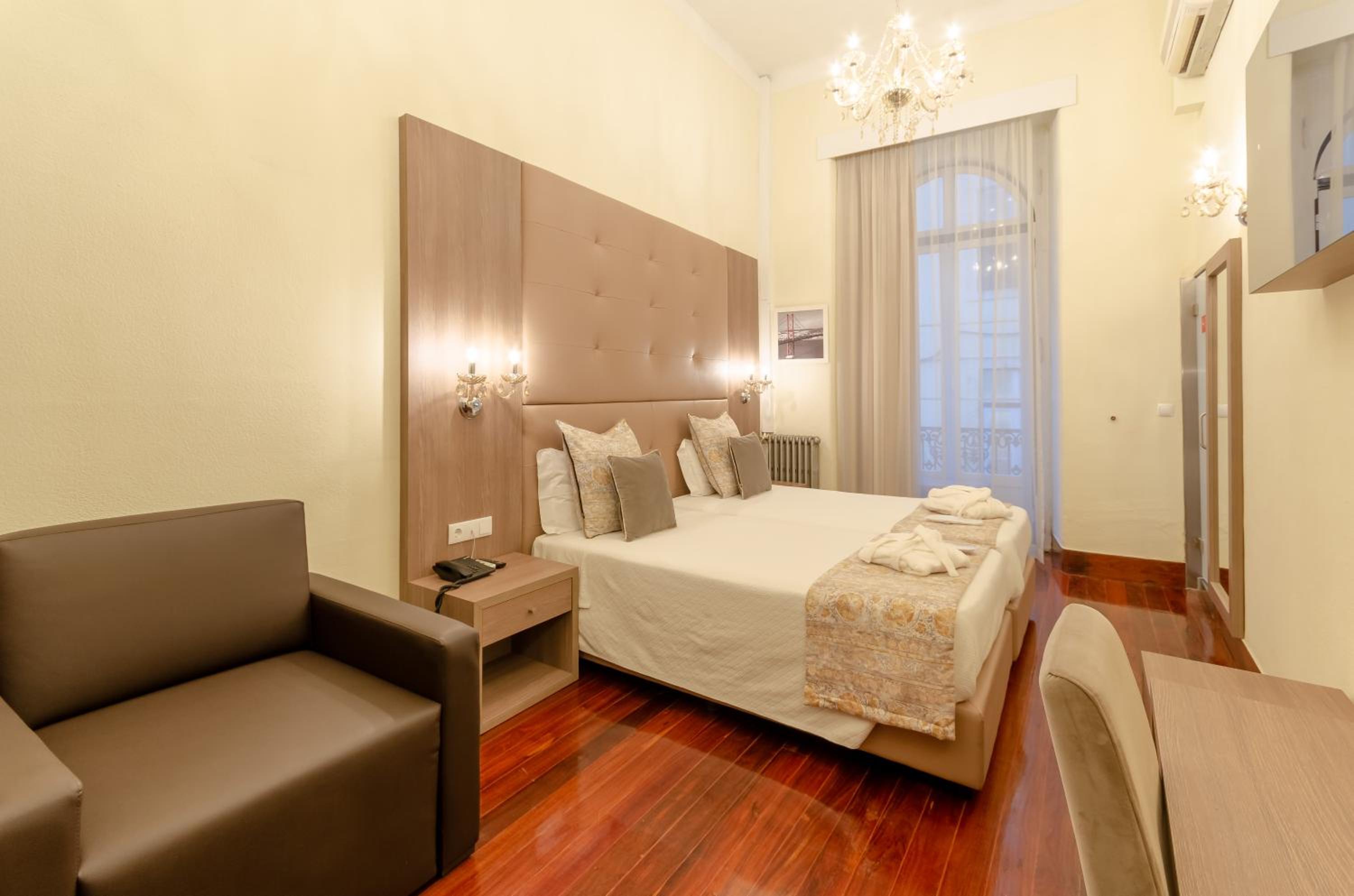 Superior Twin Room - Photo 24