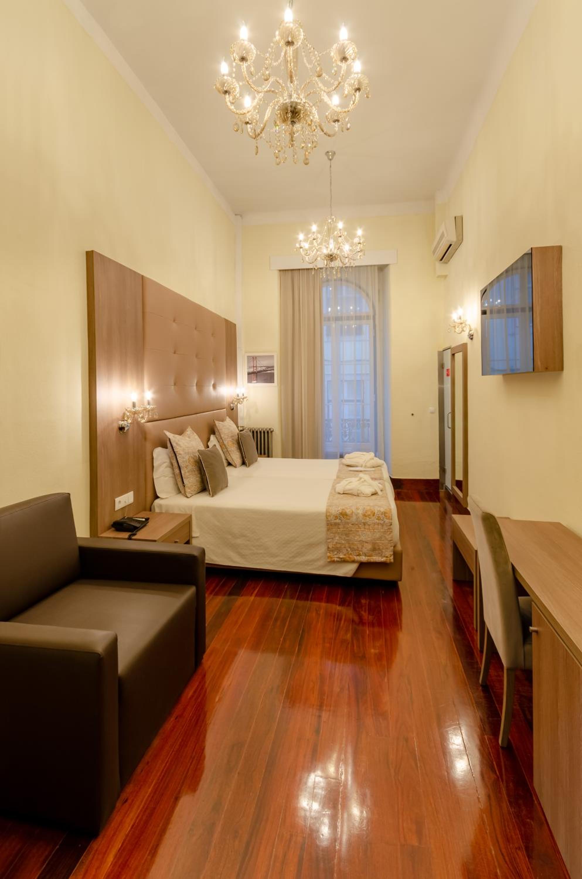 Superior Twin Room - Photo 25