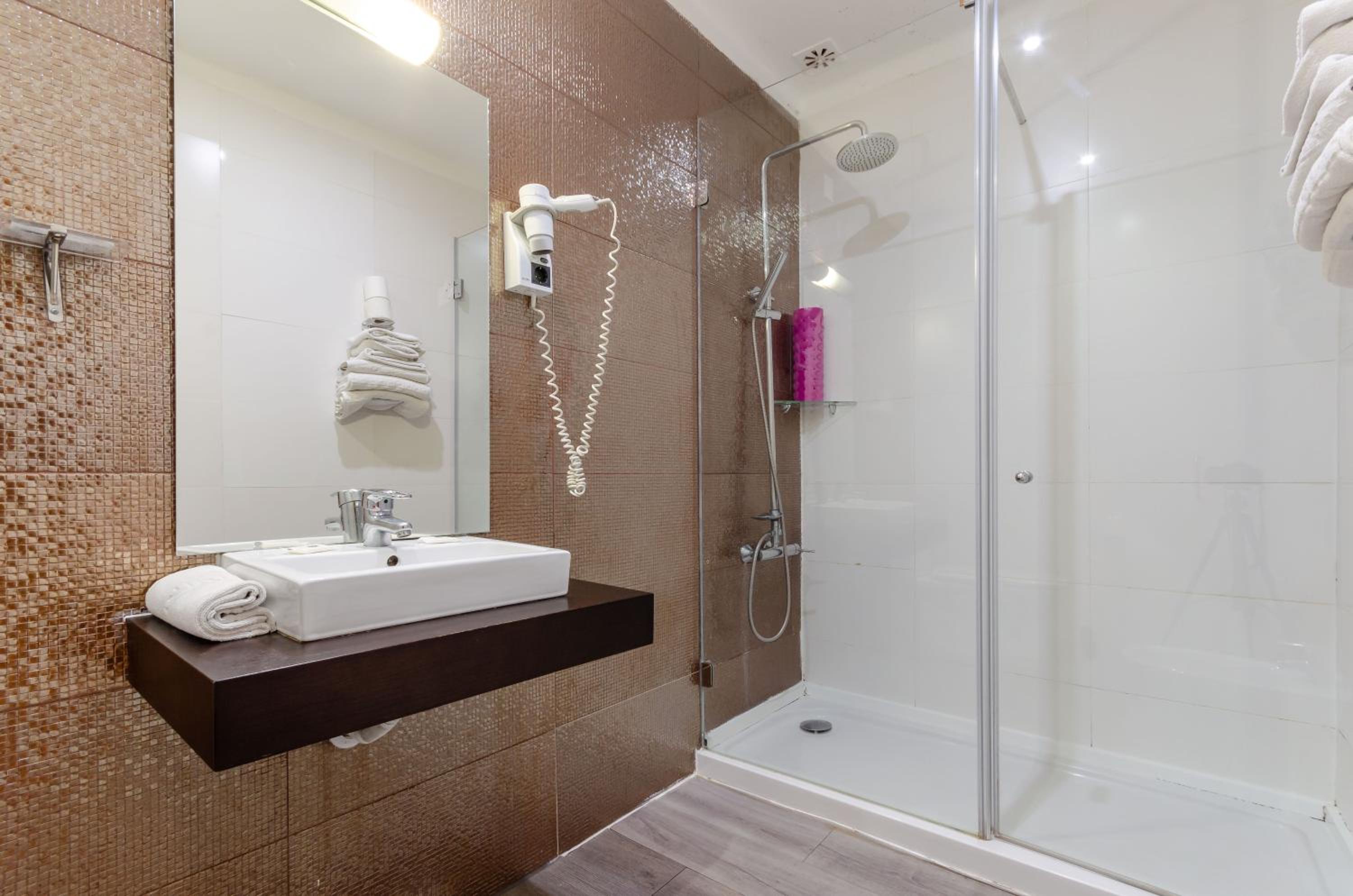 Superior Double Room - Photo 7