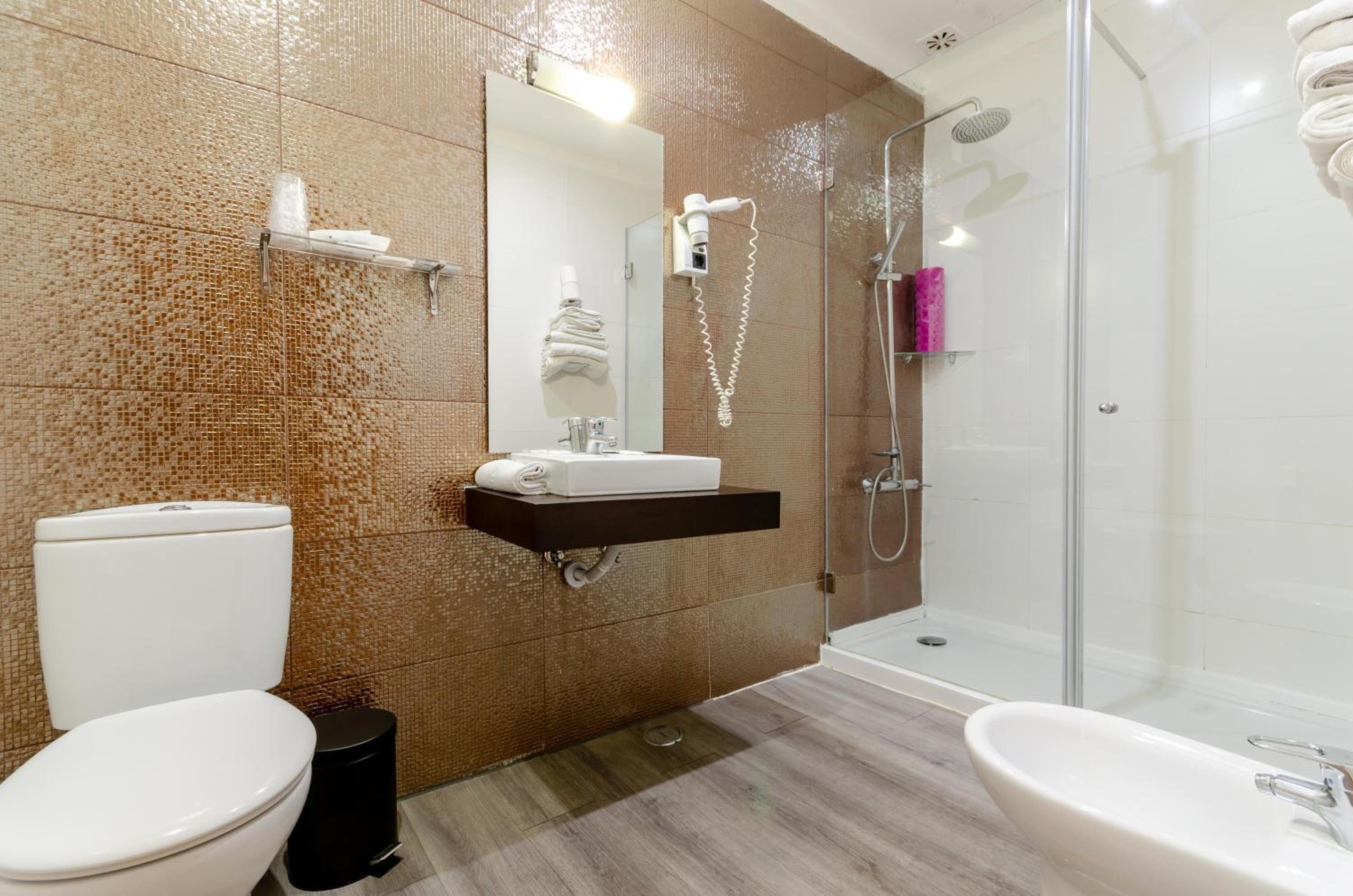 Superior Twin Room - Photo 26