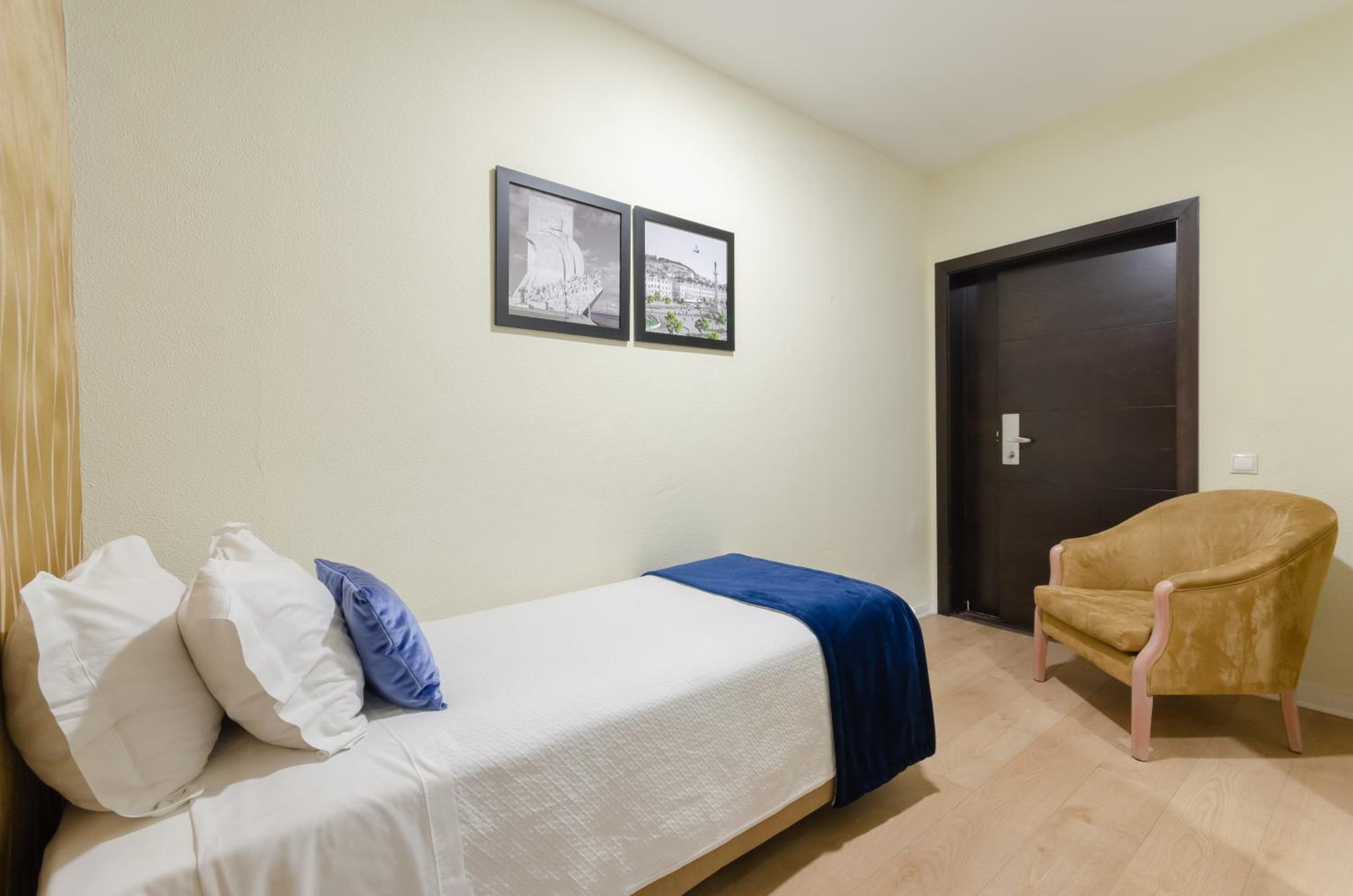 Standard Triple Room - Photo 3