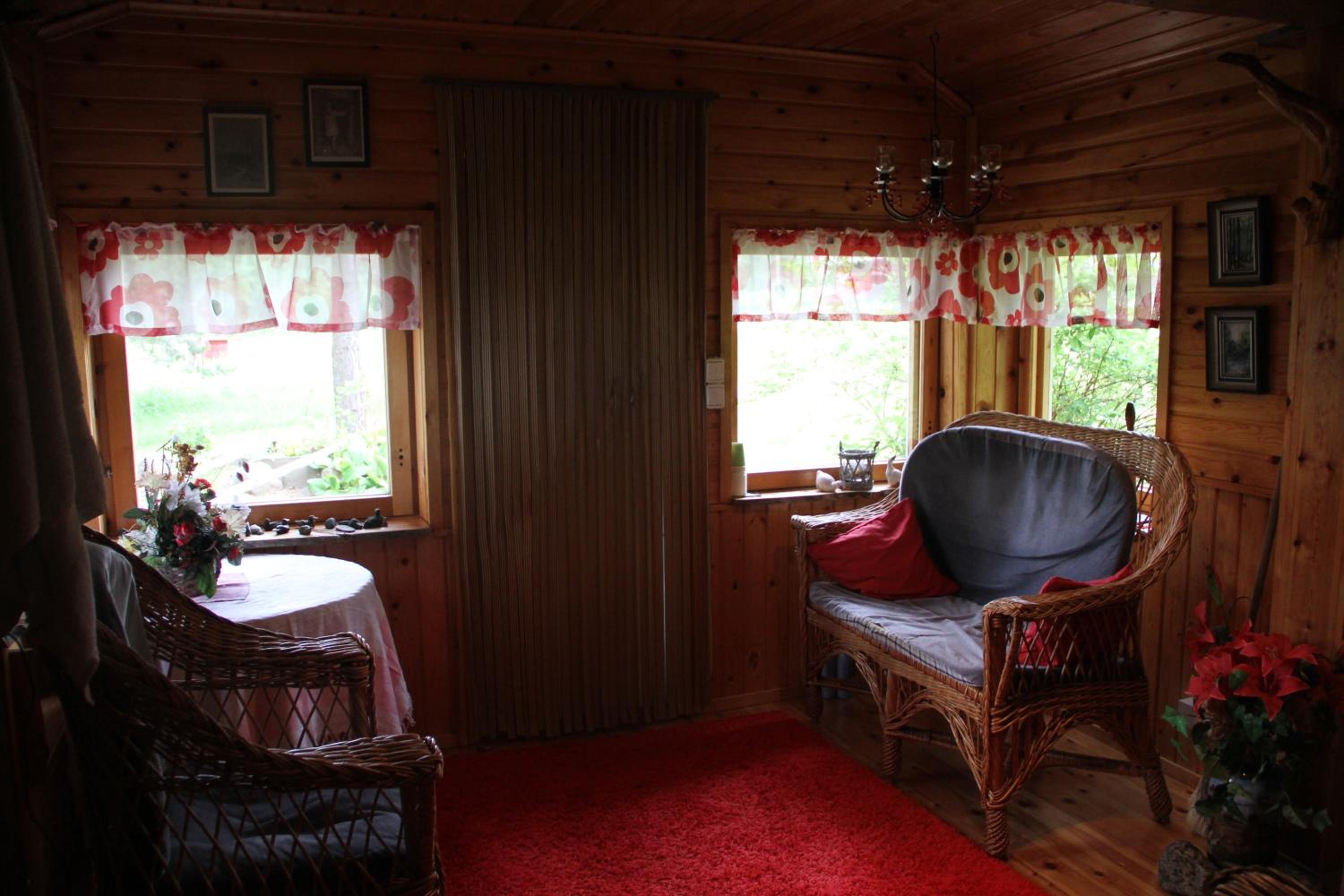 Standard Family Room with Shared Bathroom photo 1