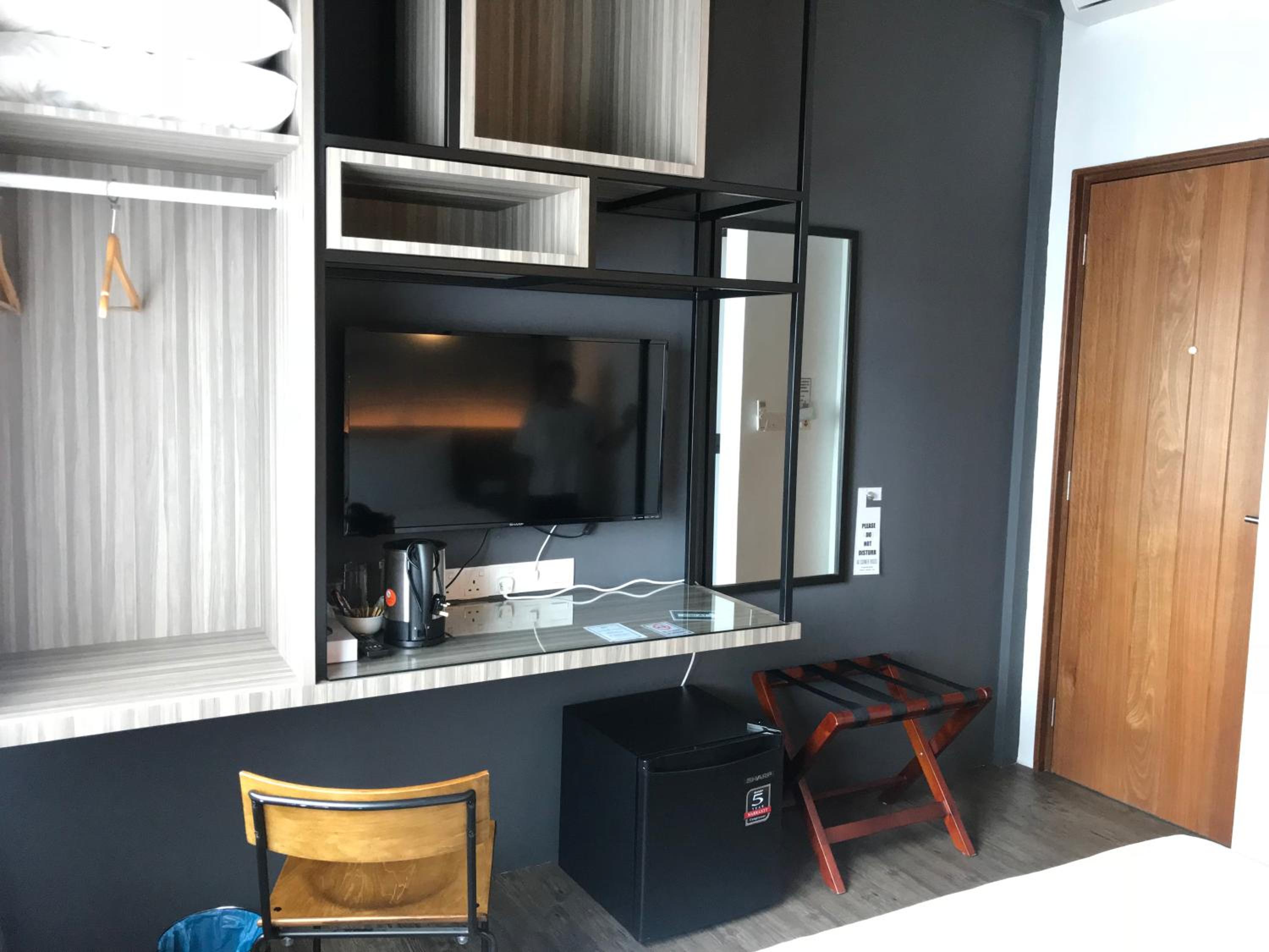 Queen Room photo 2