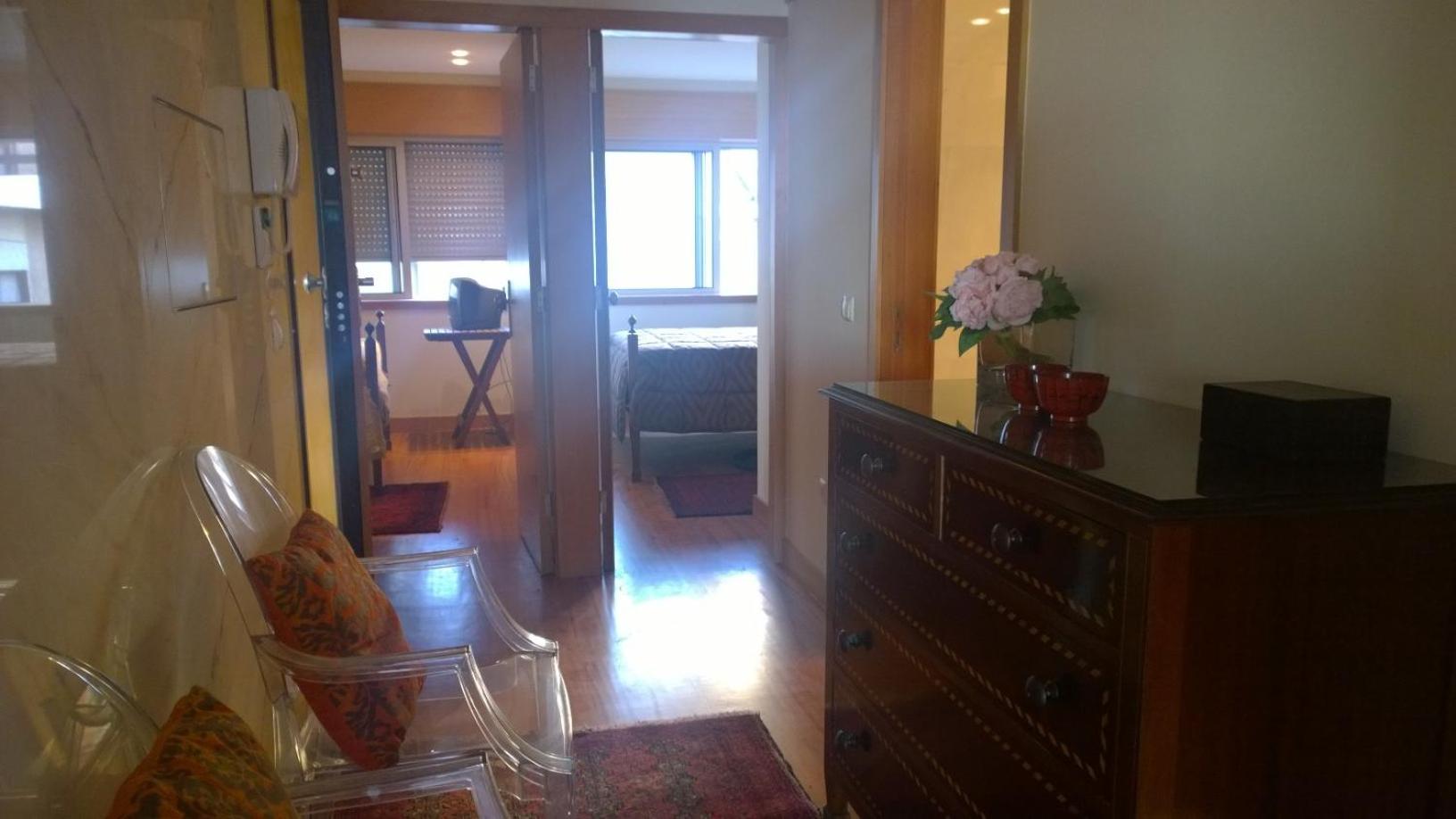 Two-Bedroom Apartment - Photo 3