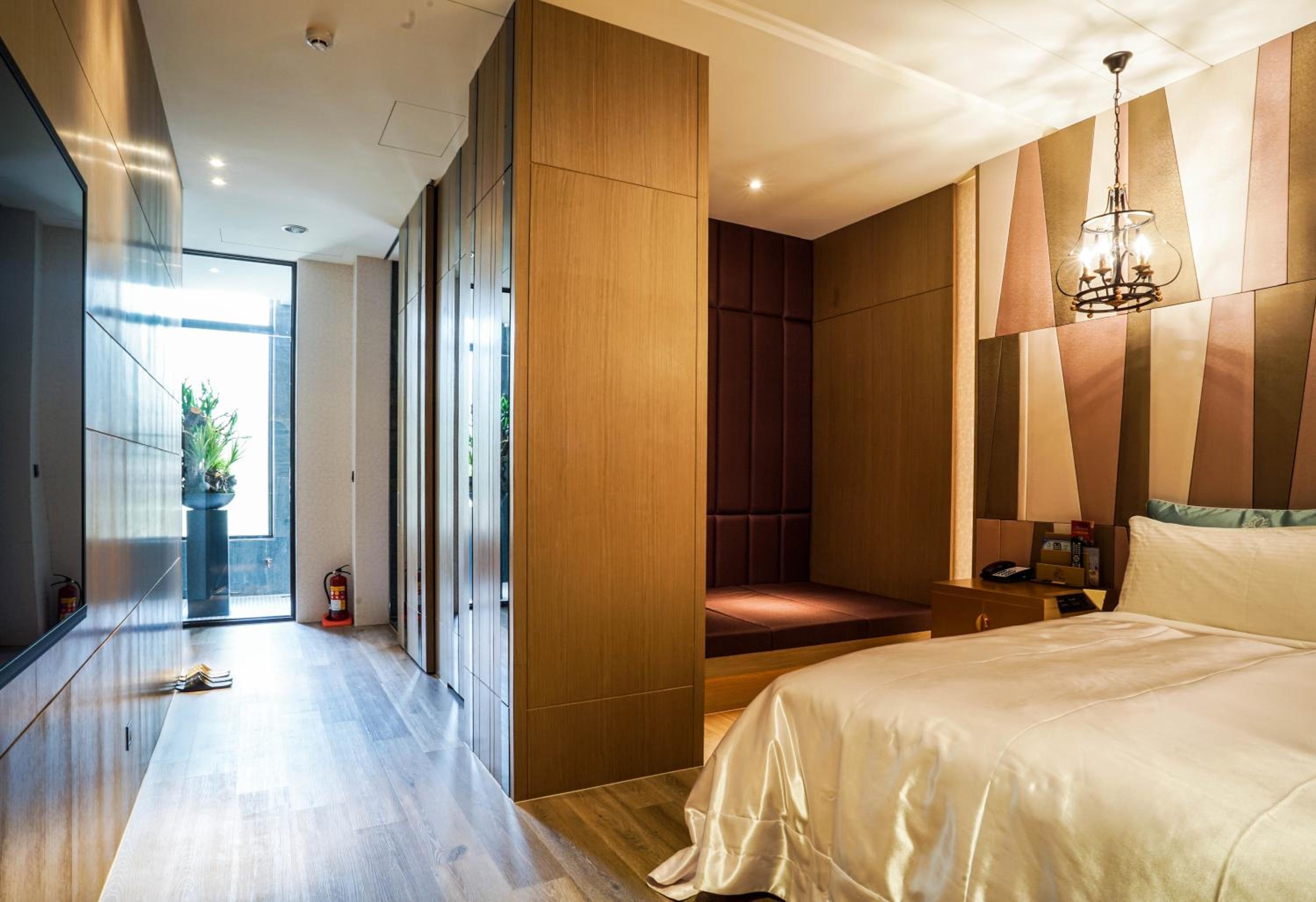 Deluxe Double Room - Photo 16