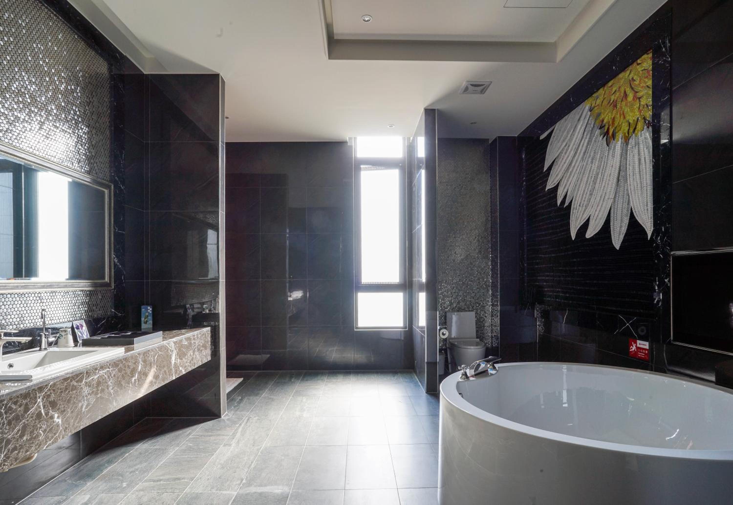 Large Double Room - Photo 10